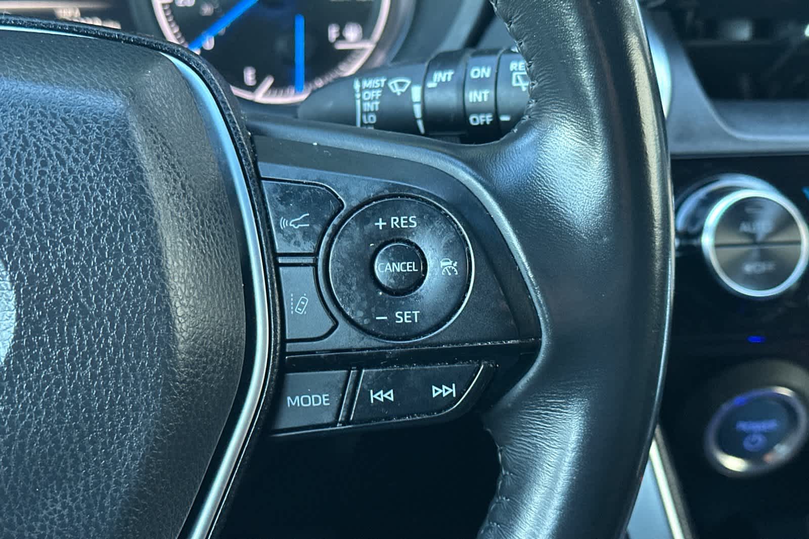 Thumbnail: 2022 Toyota Venza - 26