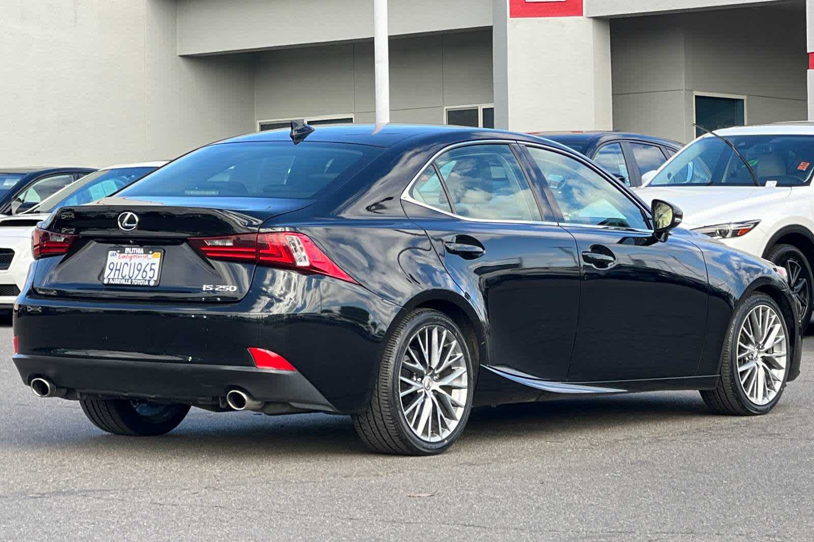 Thumbnail: 2015 Lexus IS - 2