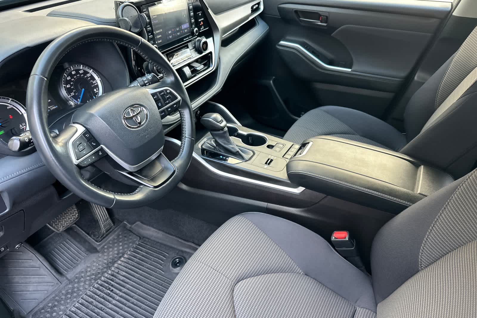 Thumbnail: 2022 Toyota Highlander - 11