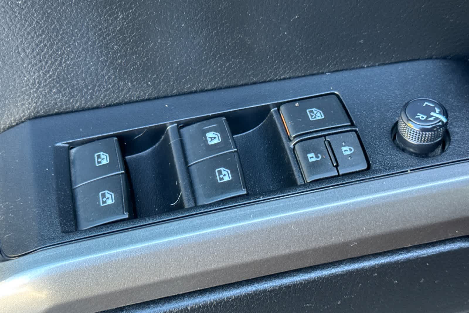 Thumbnail: 2022 Toyota Tacoma - 13