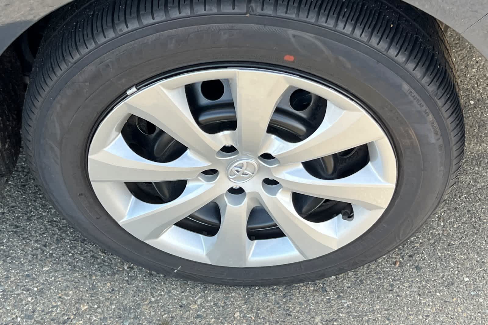 Thumbnail: 2025 Toyota Corolla - 18