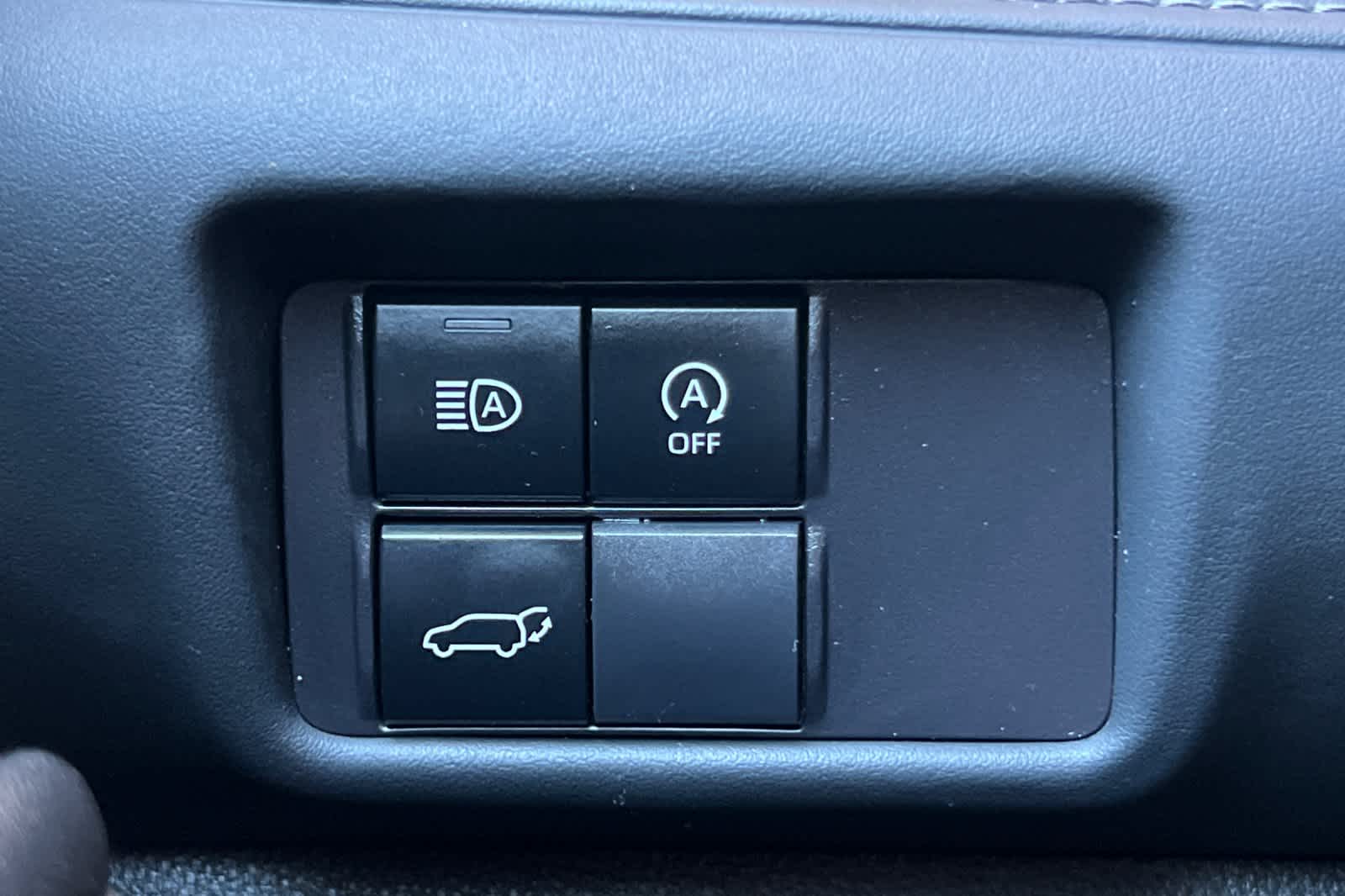 Thumbnail: 2023 Toyota Highlander - 31