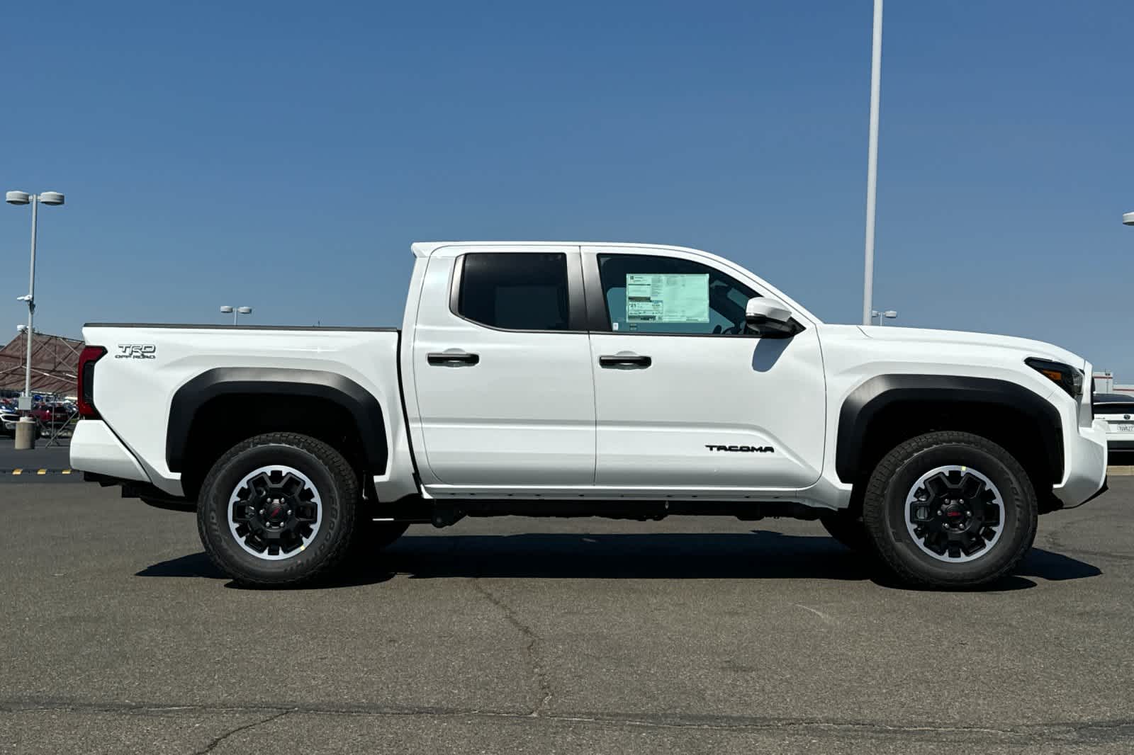 2024 Toyota Tacoma TRD Off-Road 9