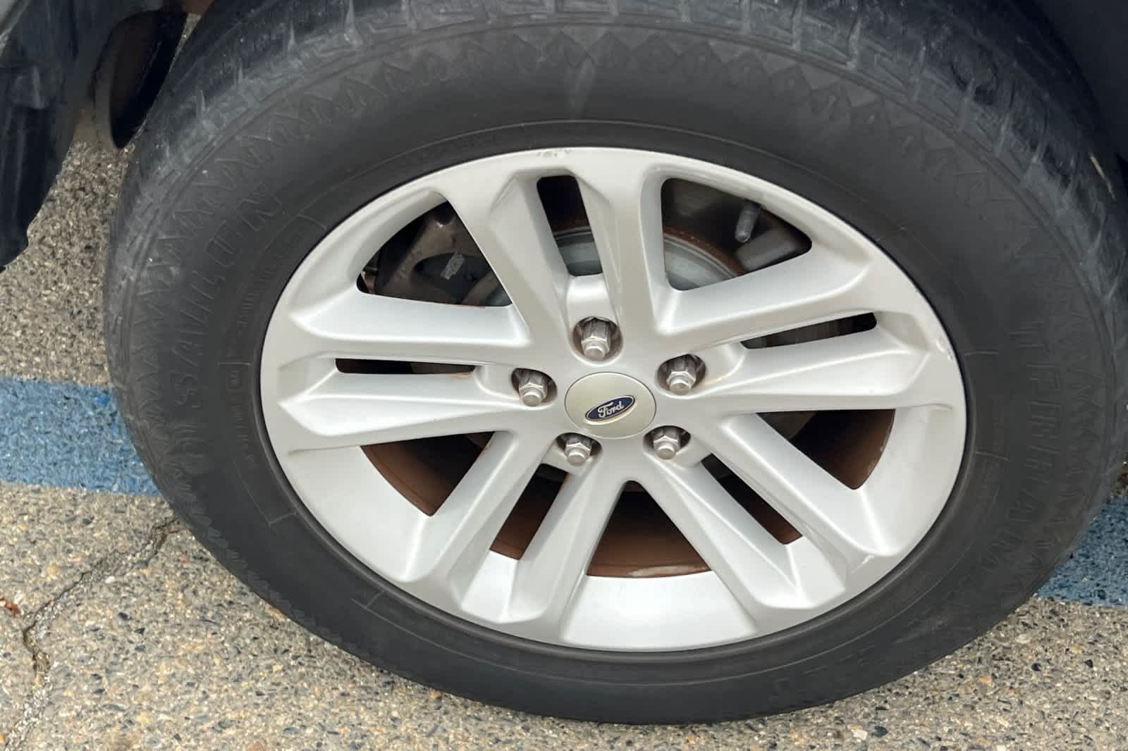 Thumbnail: 2015 Ford Explorer - 14