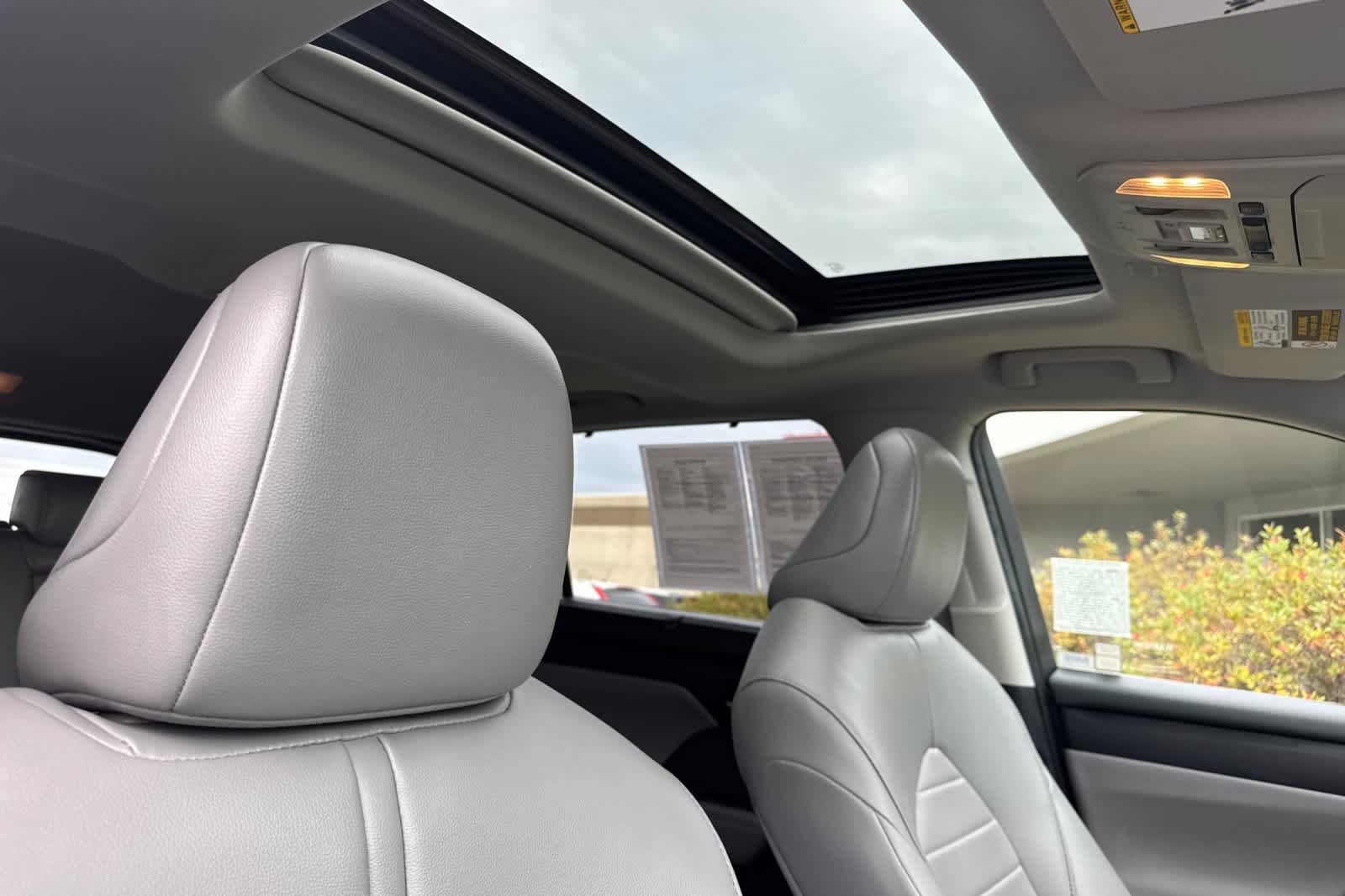 Thumbnail: 2022 Toyota Highlander - 19