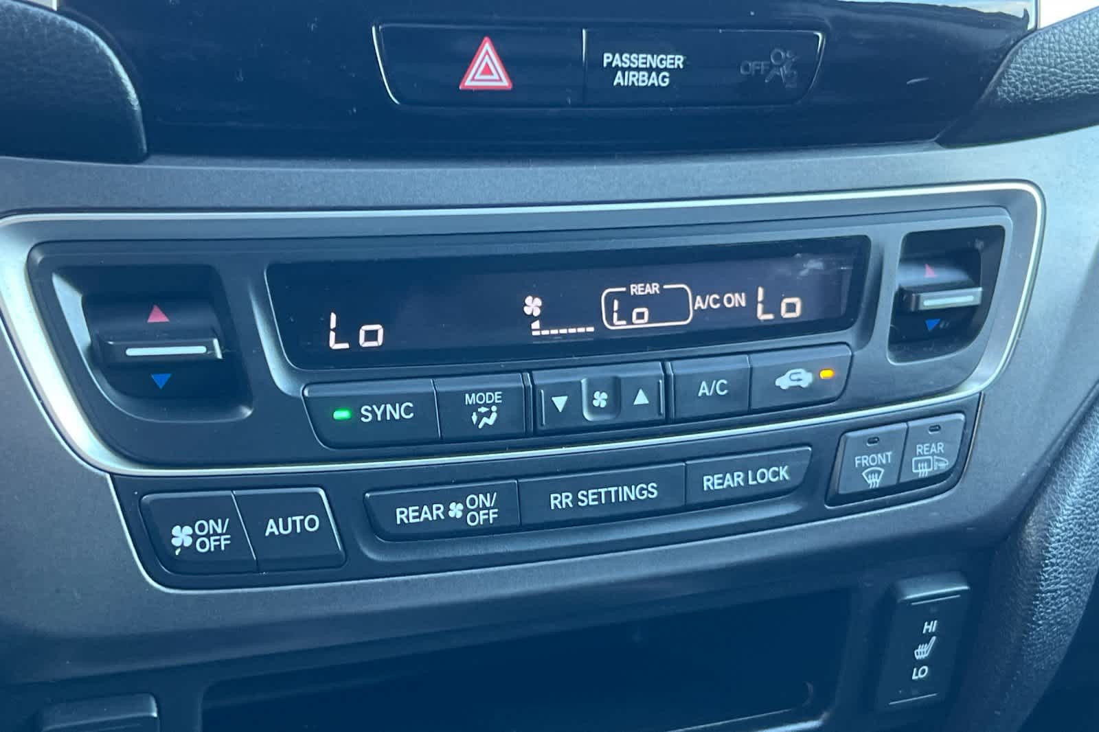 Thumbnail: 2018 Honda Pilot - 23