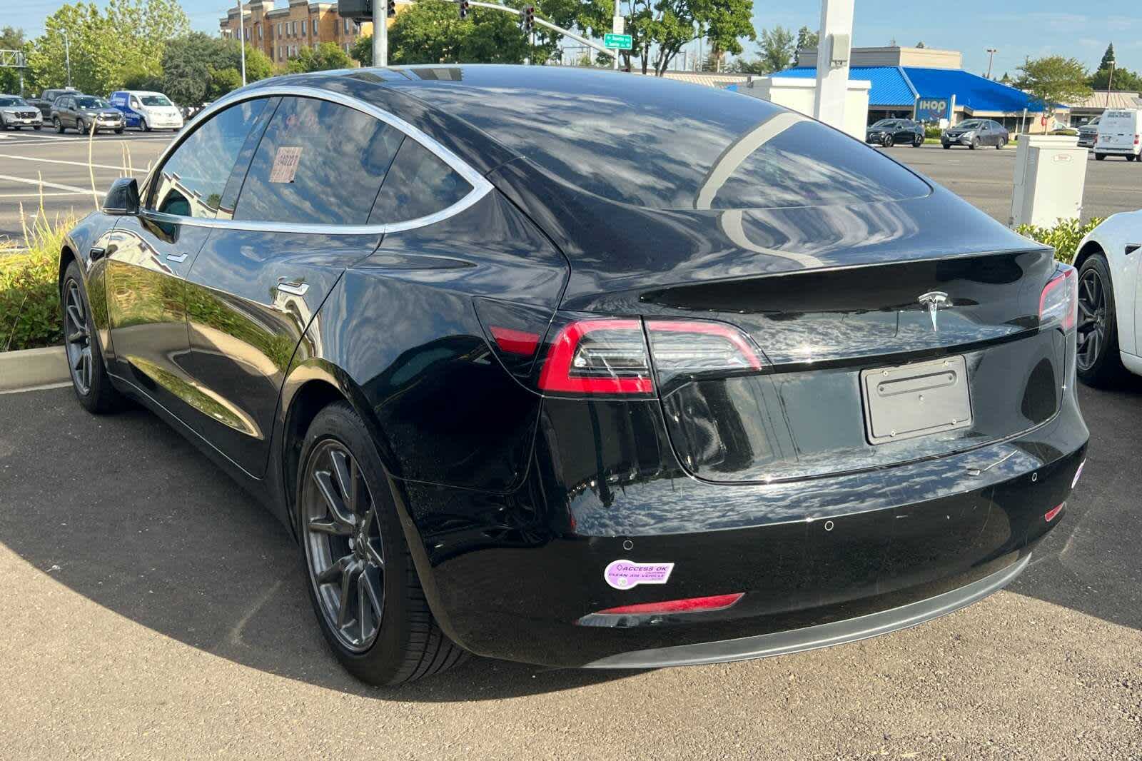 Thumbnail: 2019 Tesla Model 3 - 4