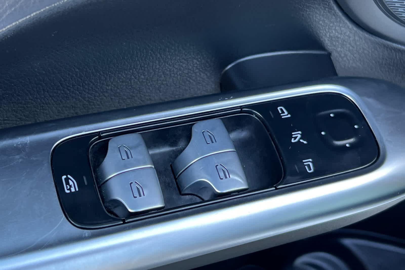 Thumbnail: 2024 Mercedes-Benz C-Class - 13