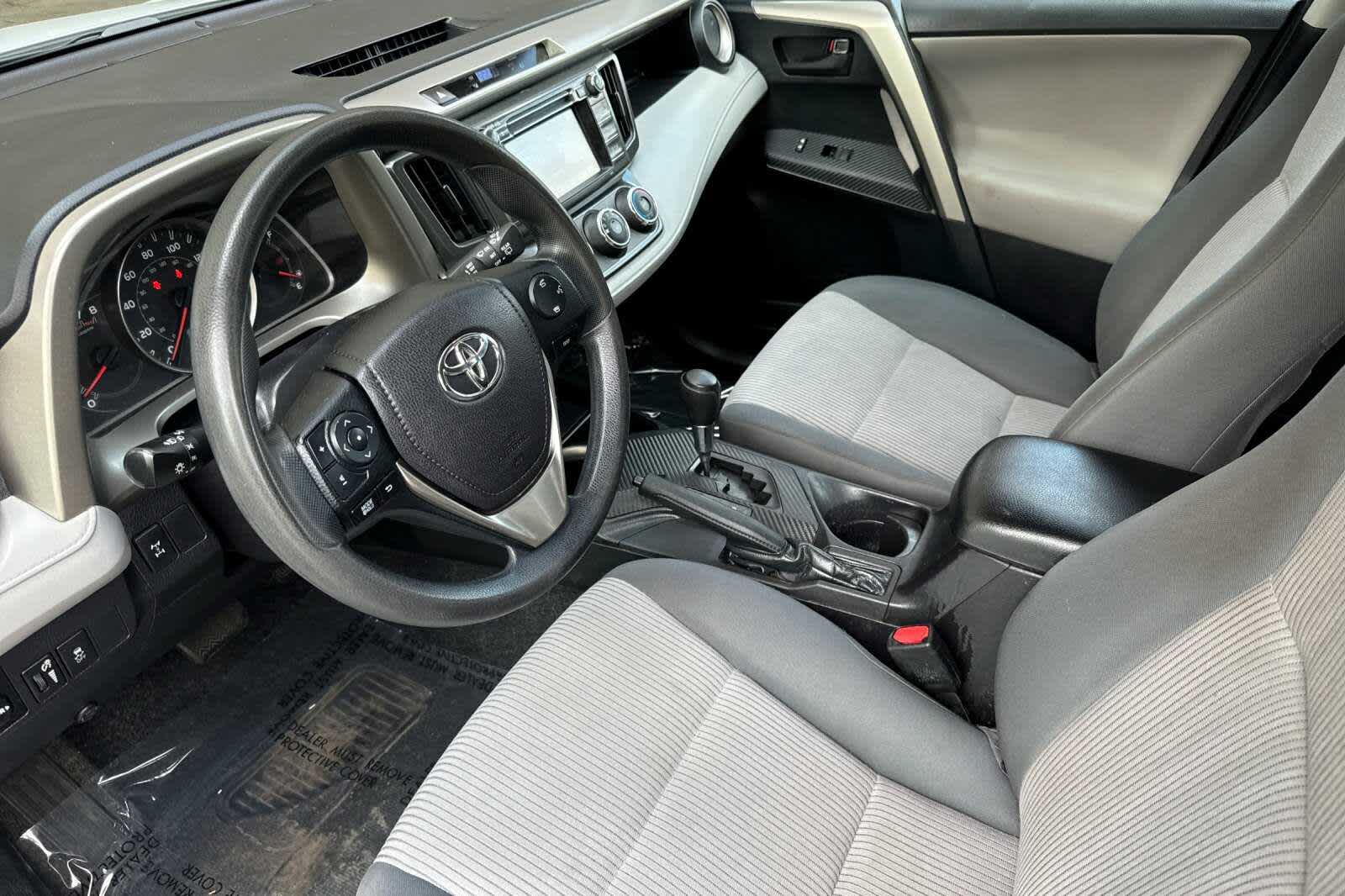 Thumbnail: 2014 Toyota RAV4 - 11