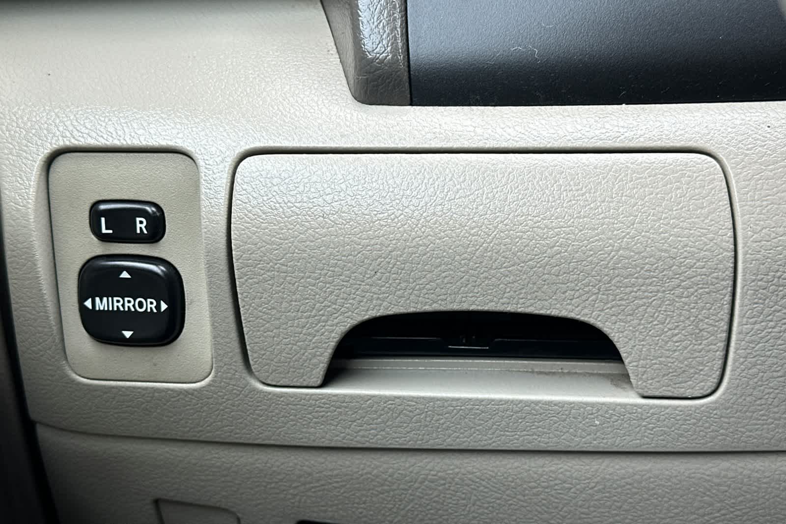 Thumbnail: 2011 Toyota Camry - 27