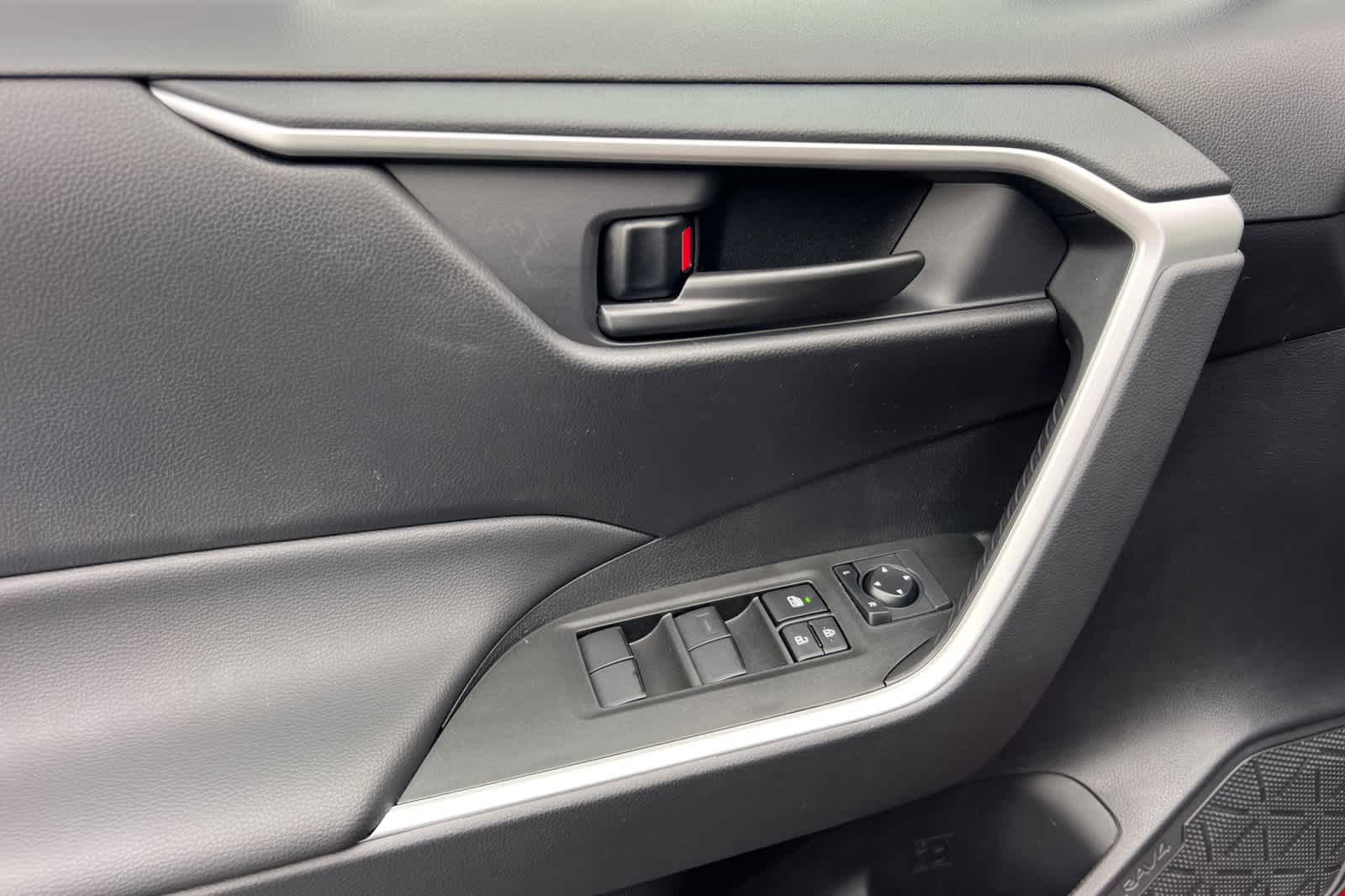 Thumbnail: 2025 Toyota RAV4 - 12