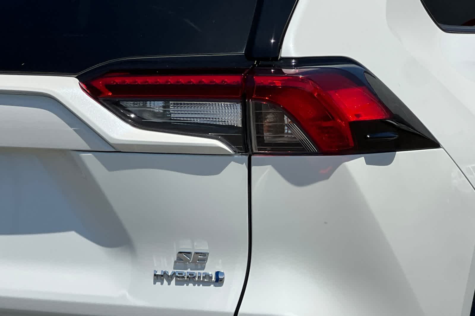 Thumbnail: 2022 Toyota RAV4 - 32