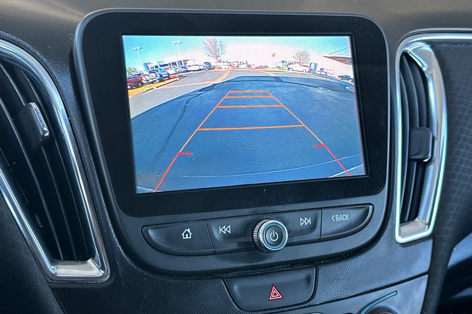 Thumbnail: 2017 Chevrolet Malibu - 20