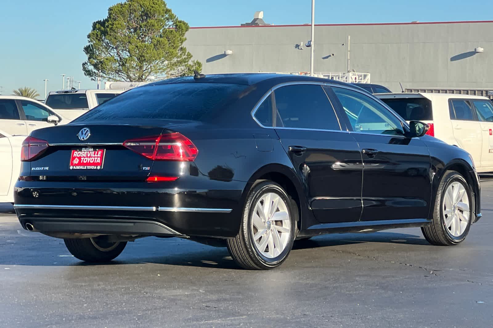 Thumbnail: 2018 Volkswagen Passat - 2