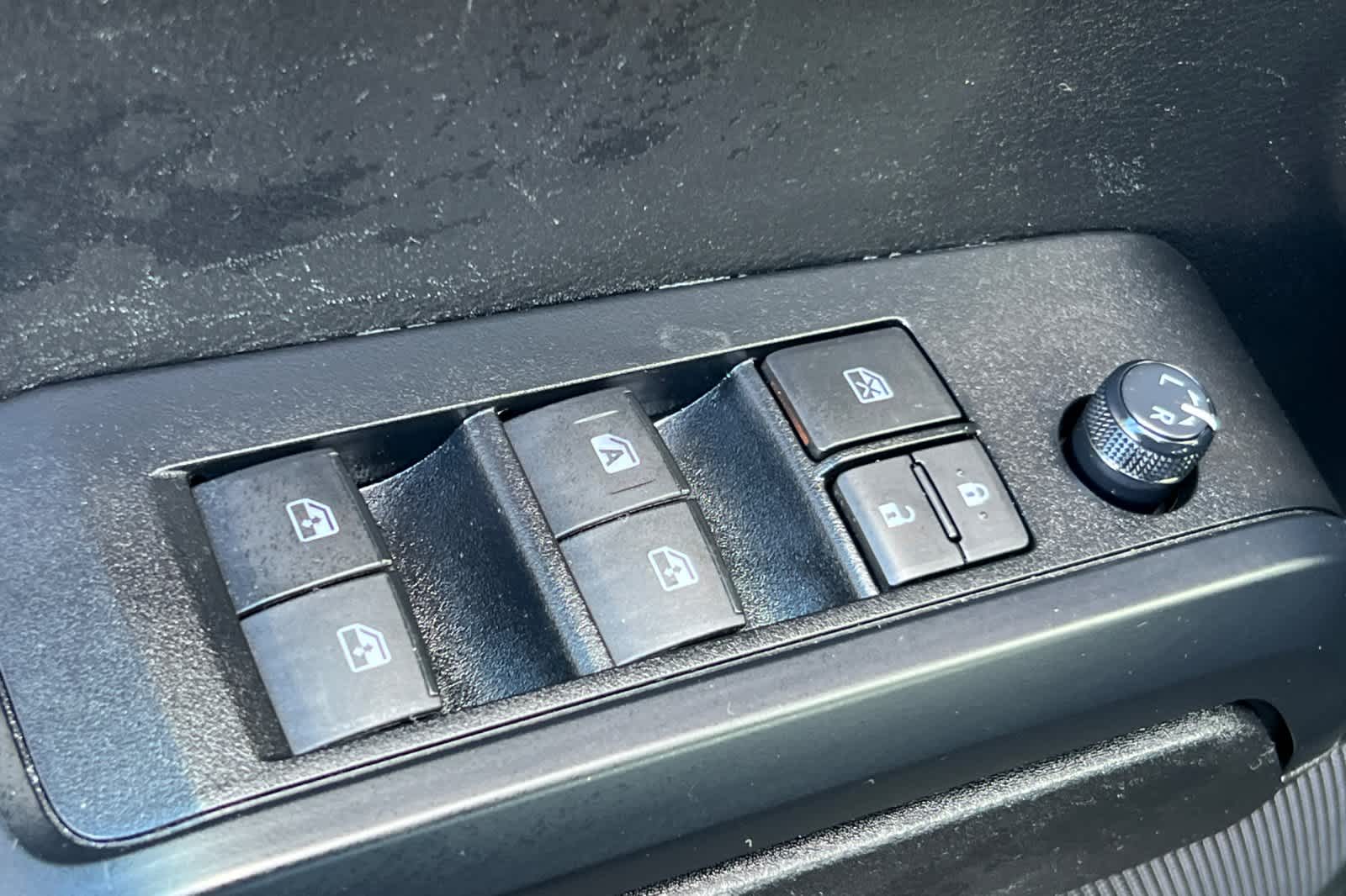 Thumbnail: 2022 Toyota Tacoma - 13