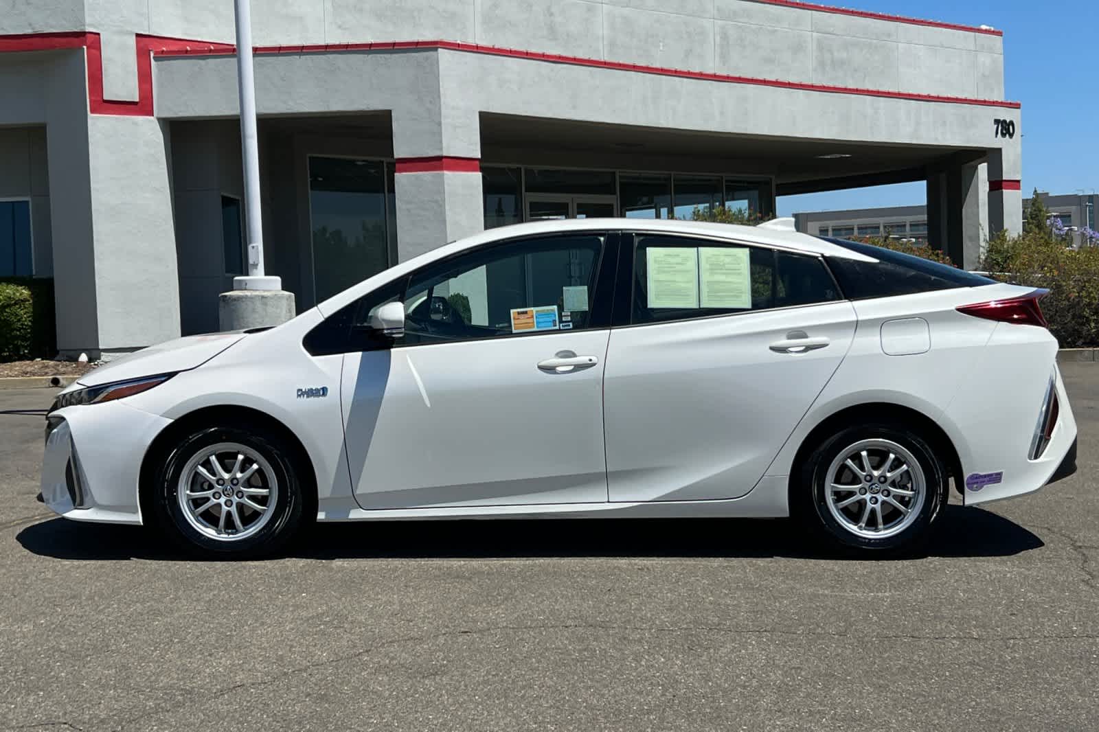 Thumbnail: 2018 Toyota Prius Prime - 9