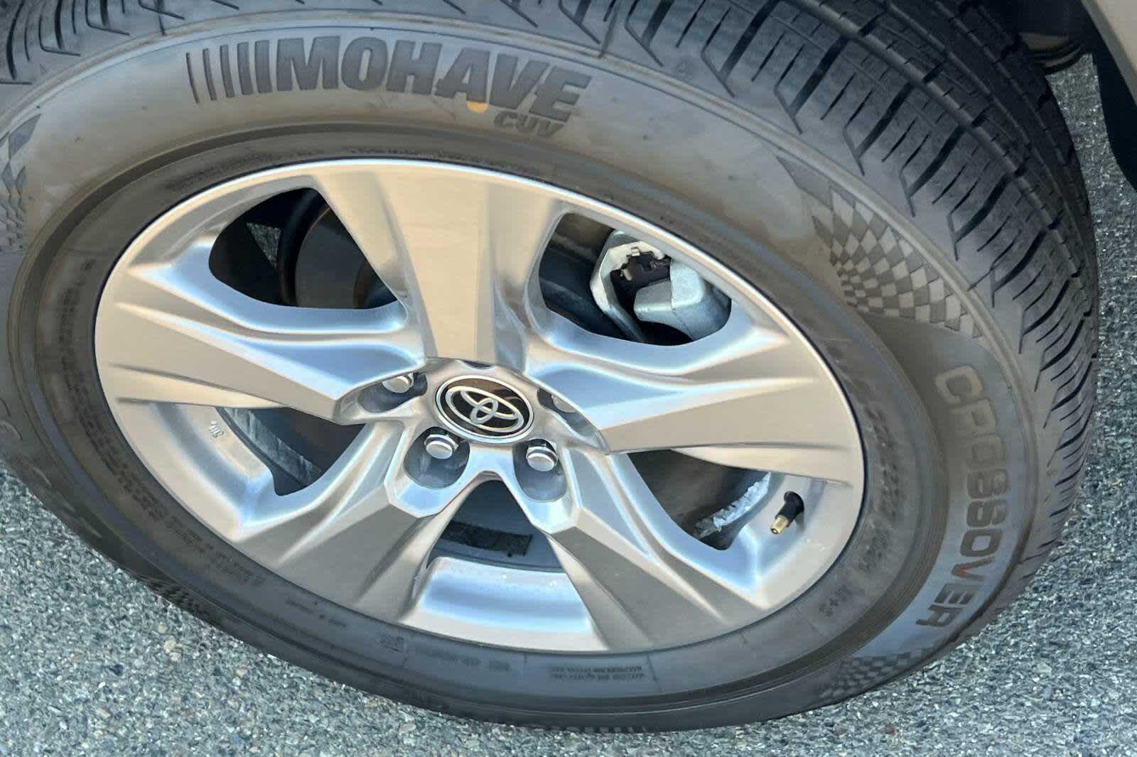 Thumbnail: 2022 Toyota RAV4 - 18