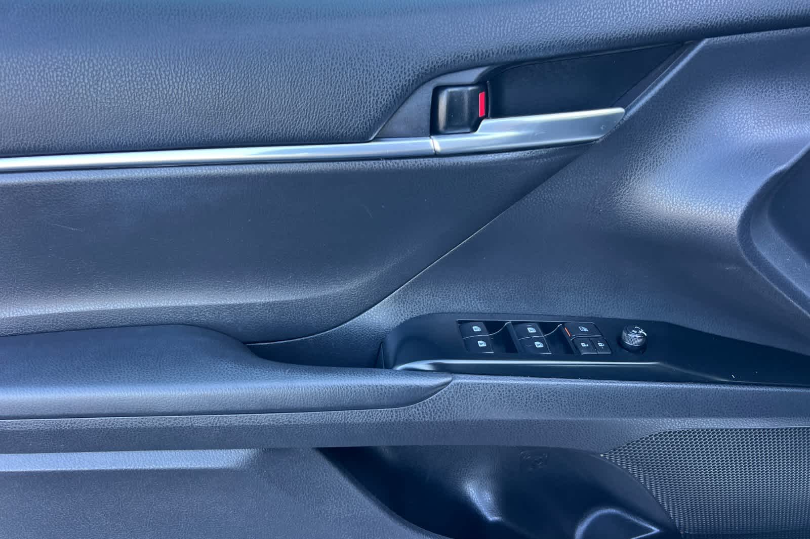 Thumbnail: 2019 Toyota Camry - 12