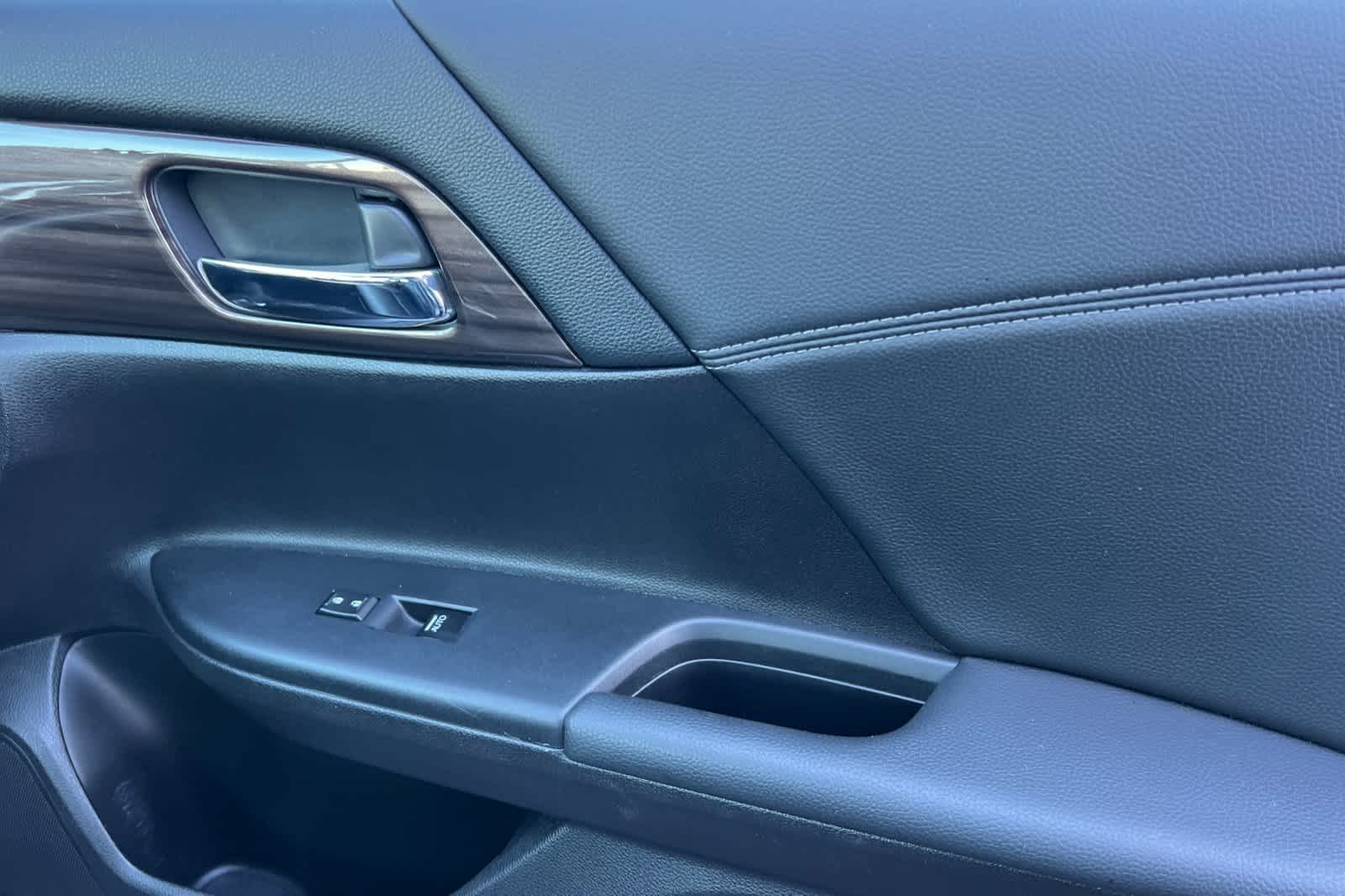 Thumbnail: 2016 Honda Accord - 18