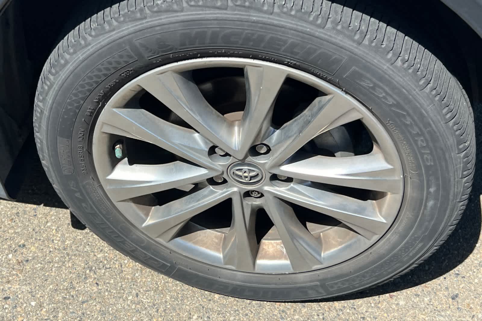 Thumbnail: 2017 Toyota RAV4 - 15