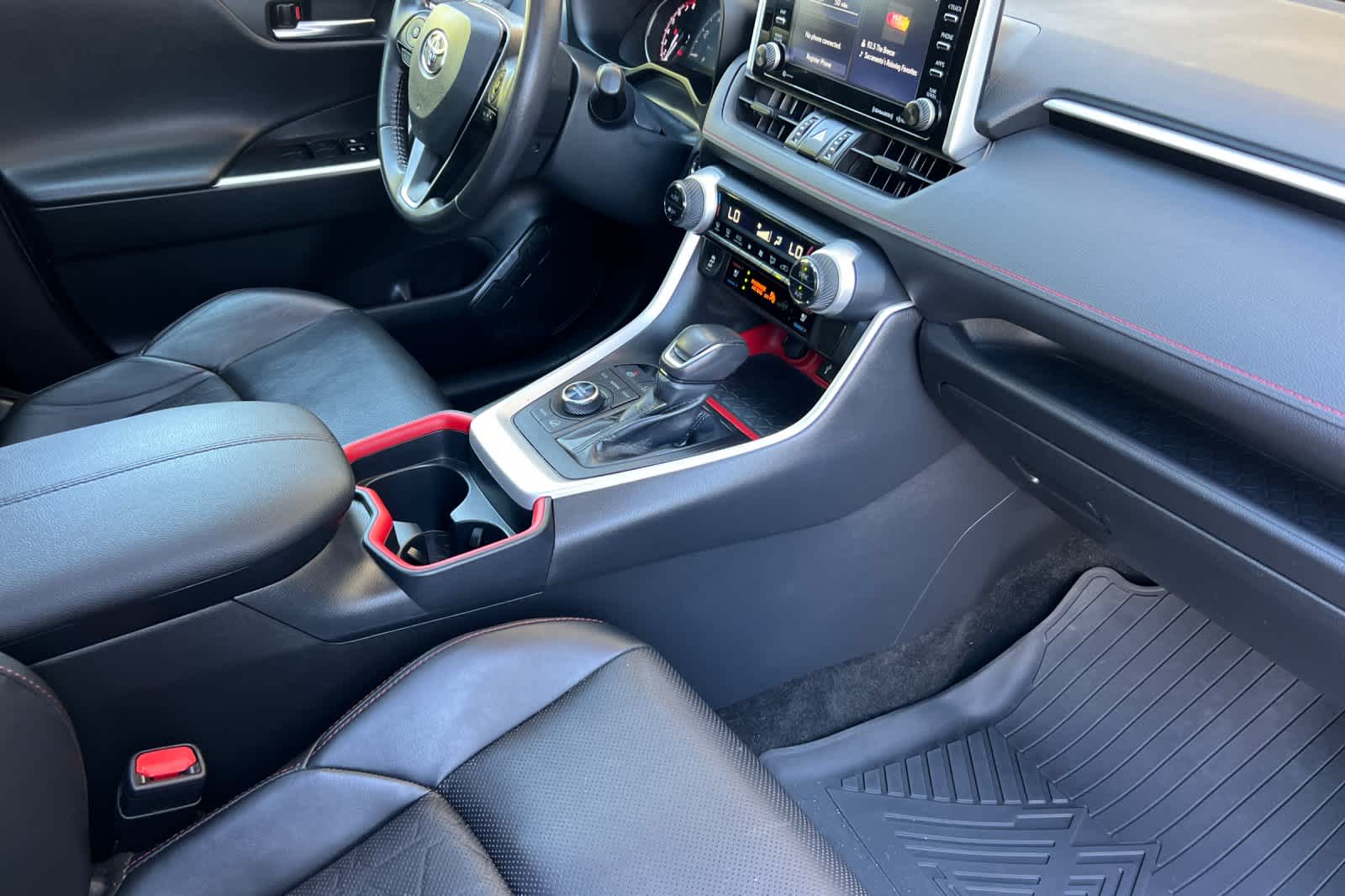 Thumbnail: 2020 Toyota RAV4 - 17