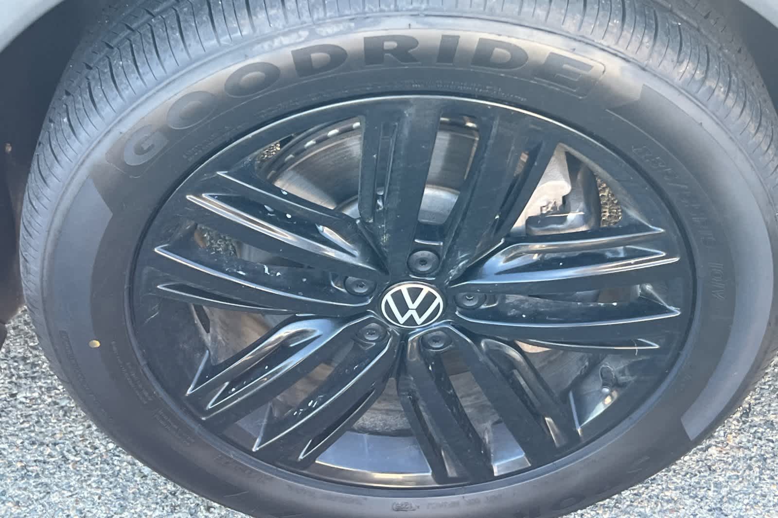 Thumbnail: 2022 Volkswagen Tiguan - 15