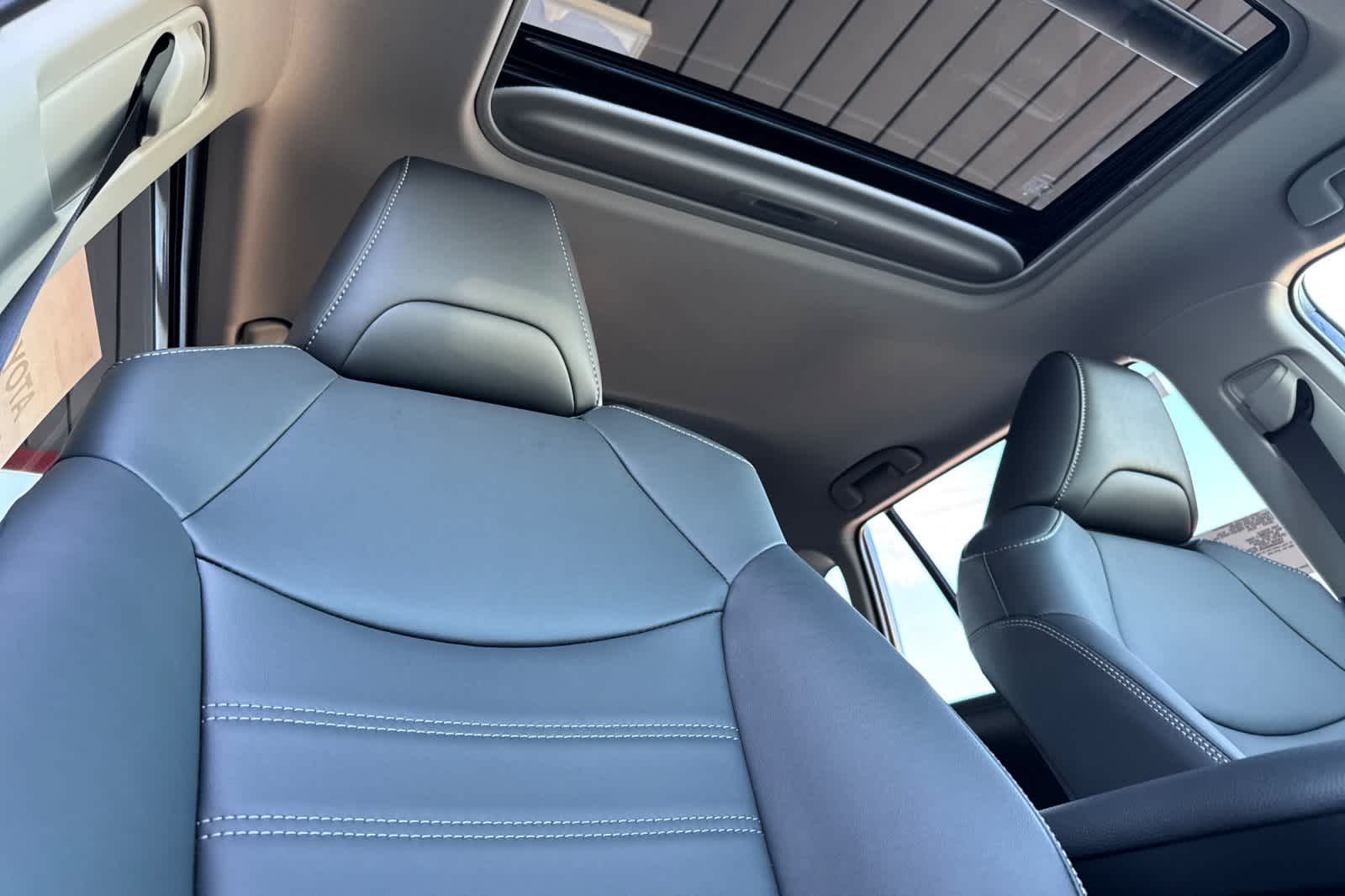 Thumbnail: 2025 Toyota RAV4 - 18