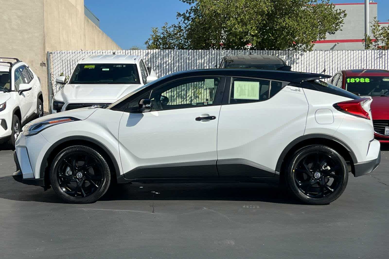 Thumbnail: 2022 Toyota C-HR - 9
