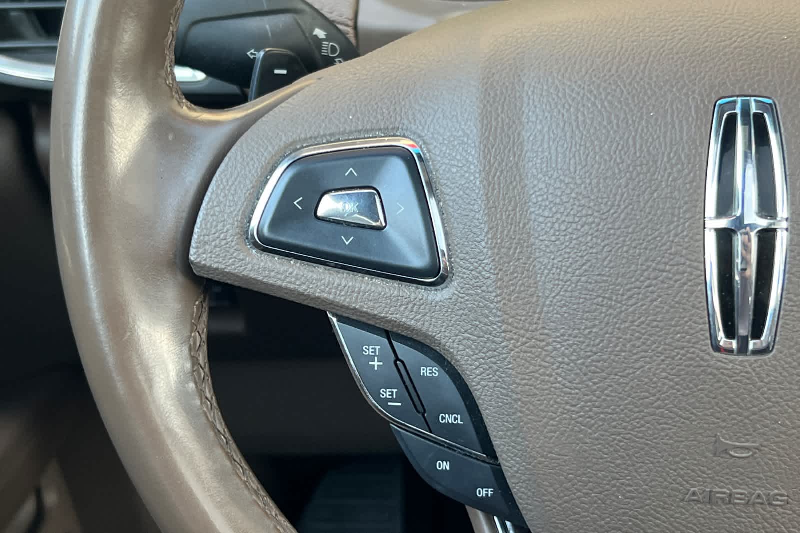 Thumbnail: 2016 Lincoln MKX - 28