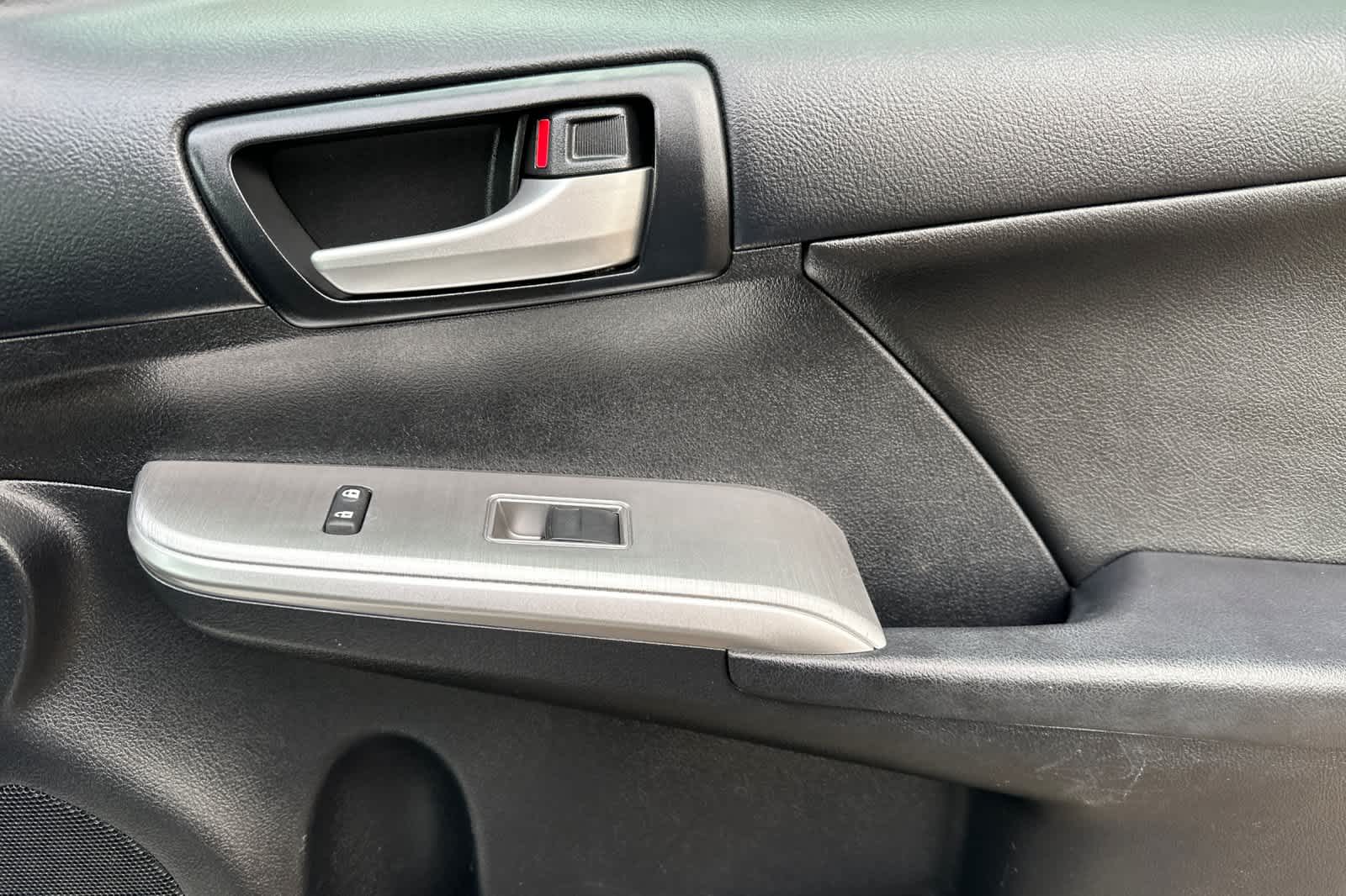 Thumbnail: 2014 Toyota Camry - 18