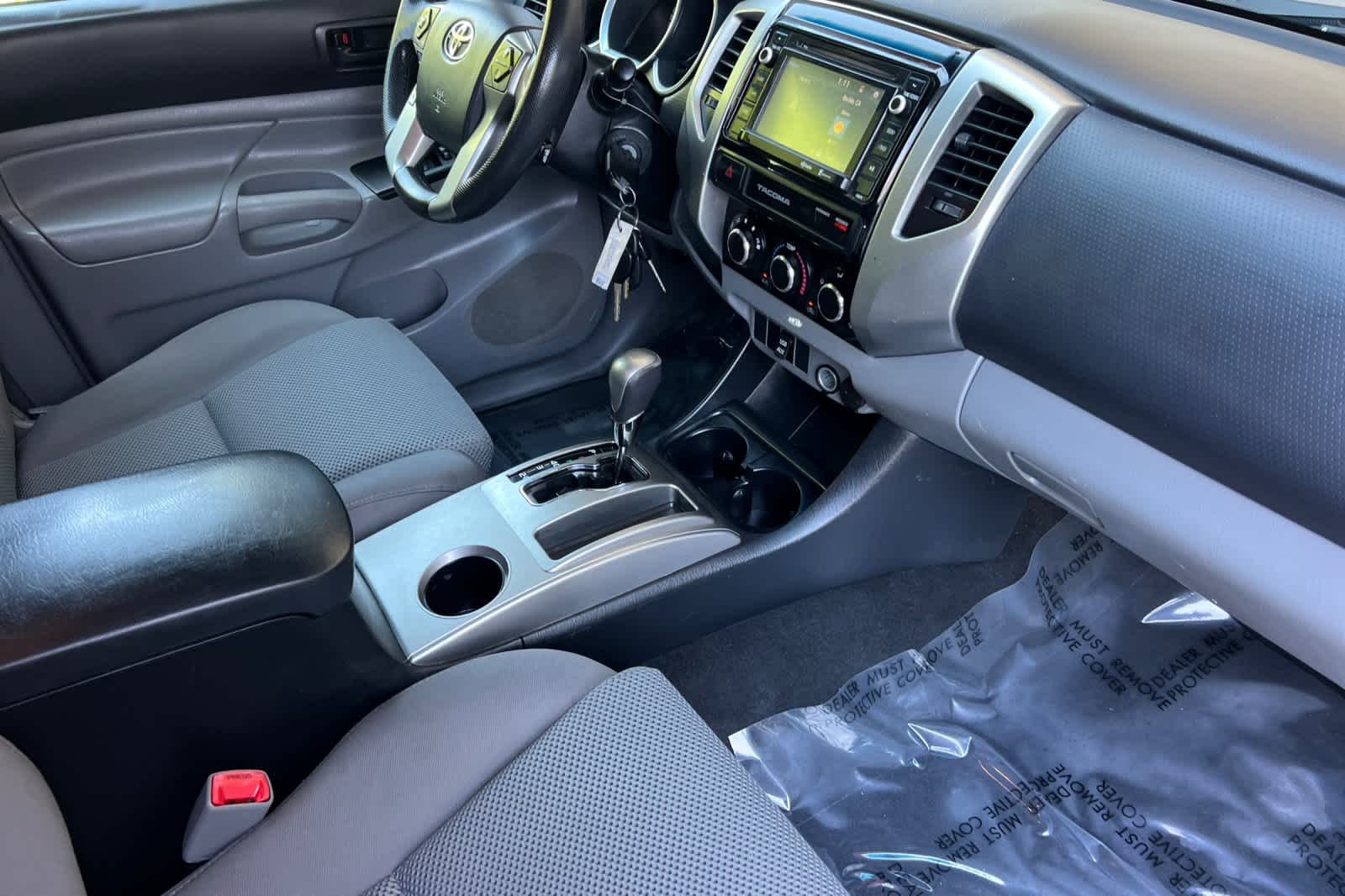 Thumbnail: 2015 Toyota Tacoma - 14
