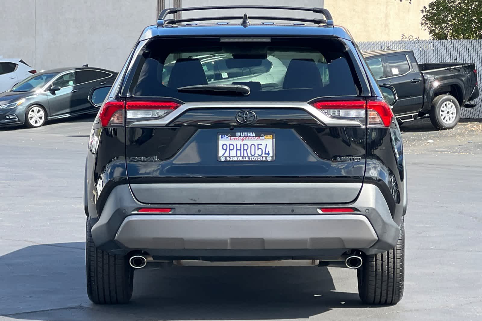 Thumbnail: 2021 Toyota RAV4 - 8