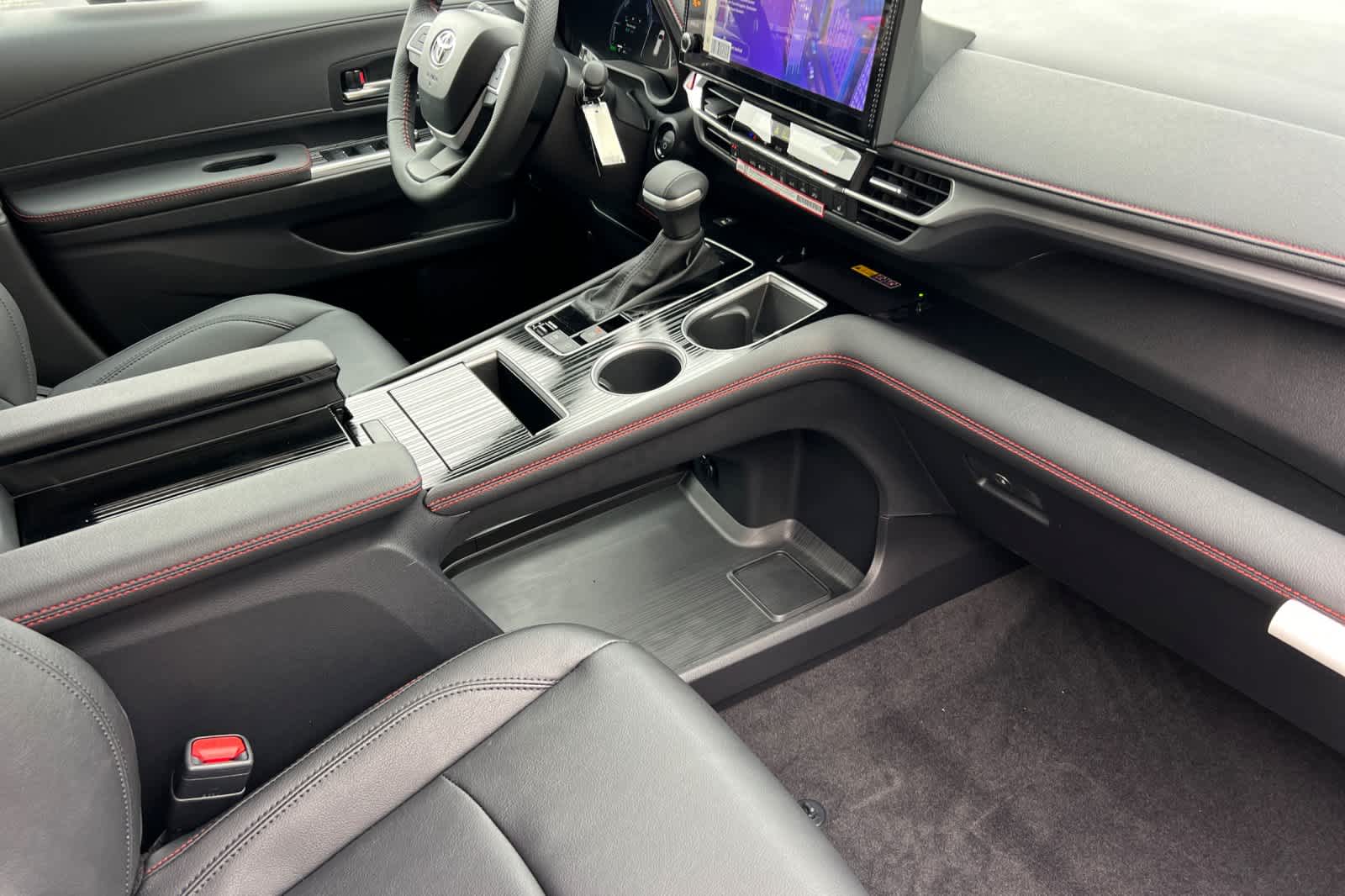 Thumbnail: 2026 Toyota Sienna - 17