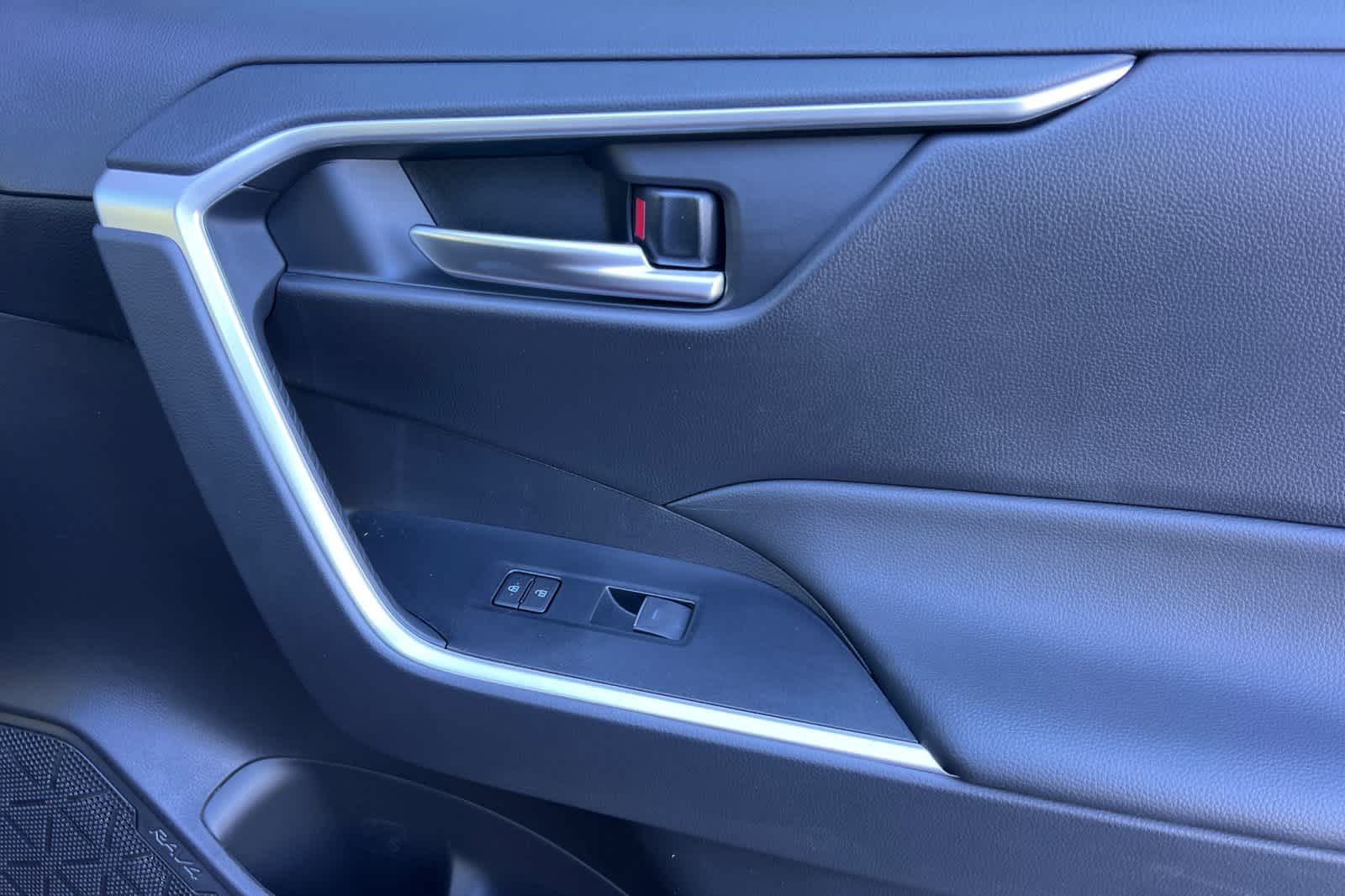 Thumbnail: 2025 Toyota RAV4 - 18