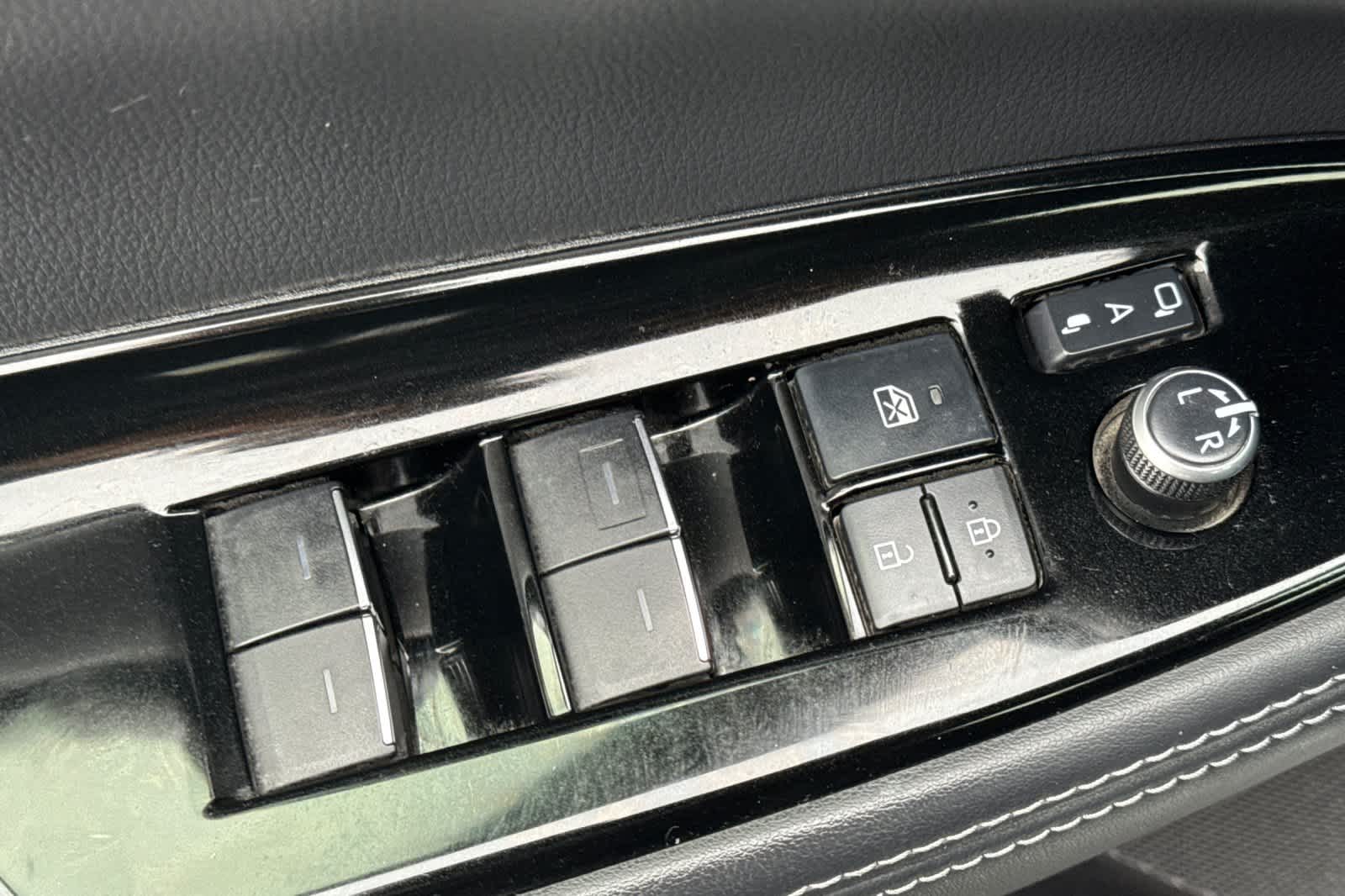 Thumbnail: 2021 Toyota Mirai - 13