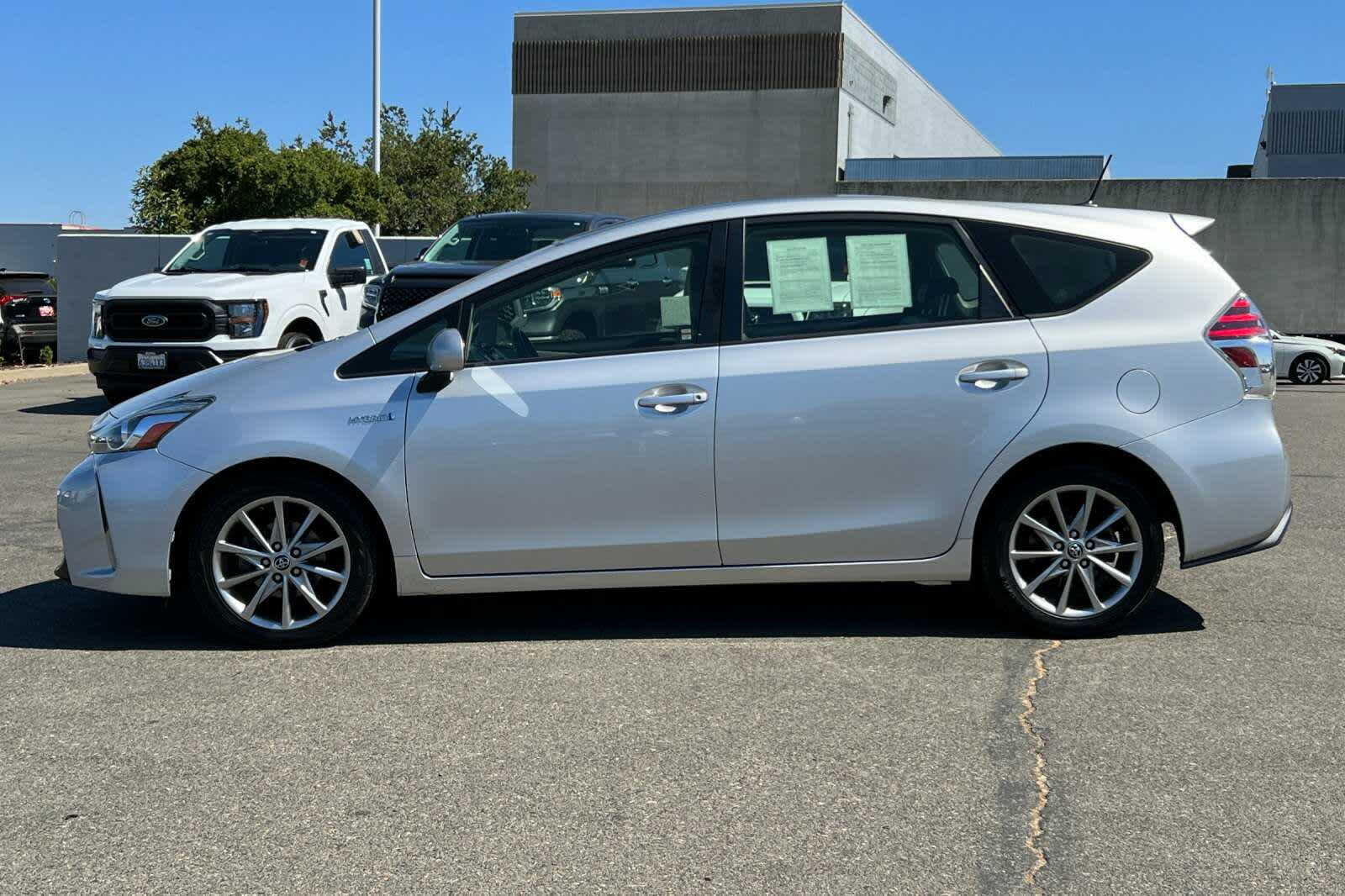 2017 Toyota Prius v Five 9