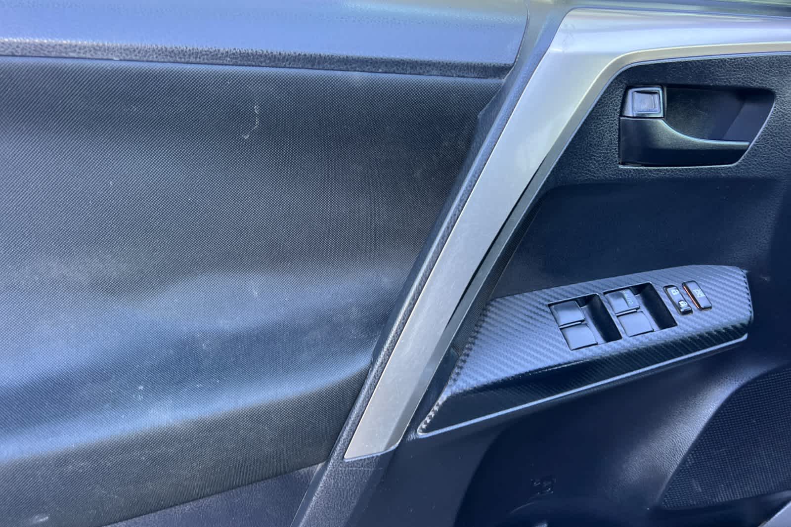 Thumbnail: 2013 Toyota RAV4 - 12