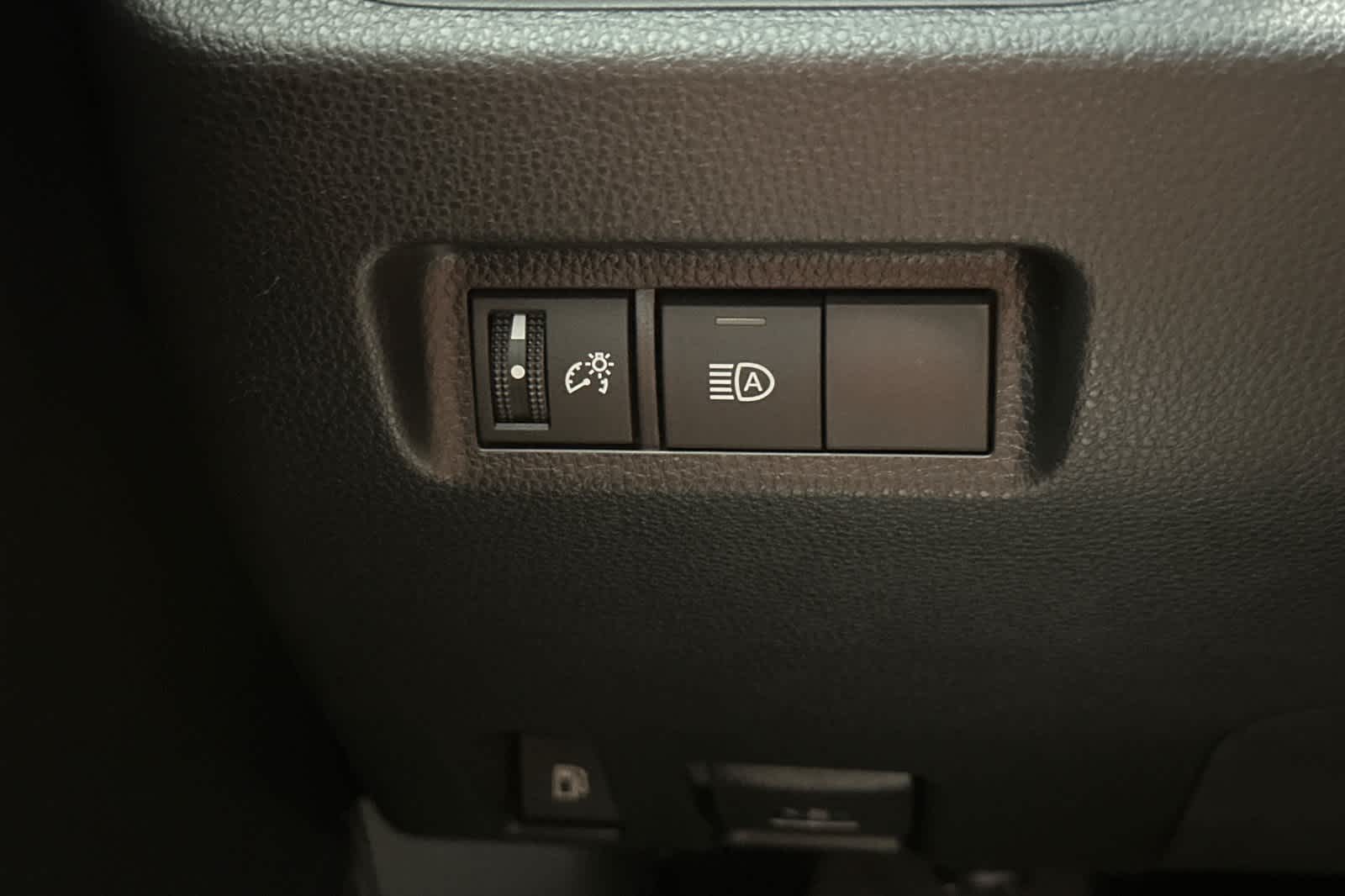 Thumbnail: 2025 Toyota RAV4 - 27