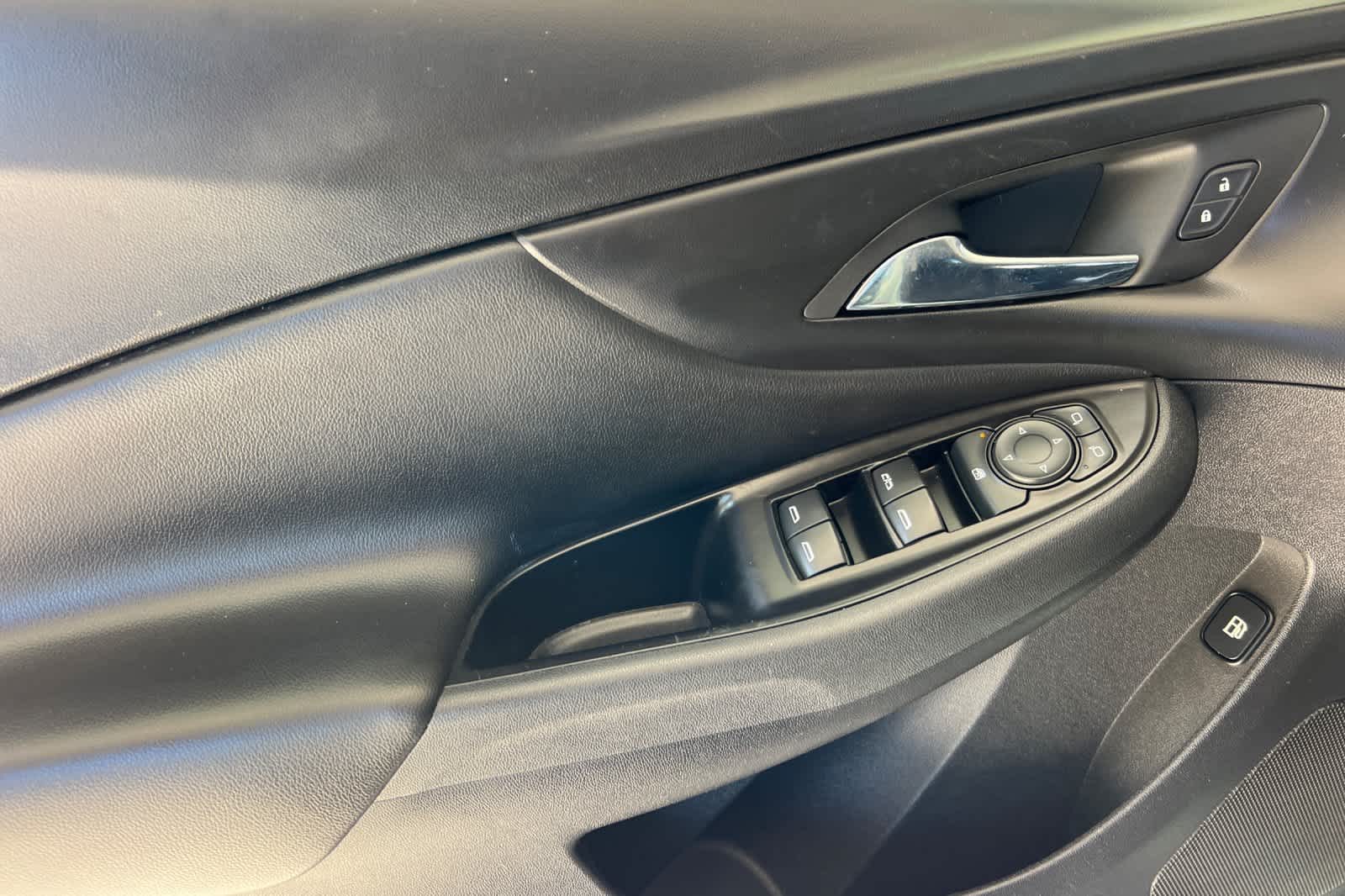 Thumbnail: 2018 Chevrolet Volt - 12