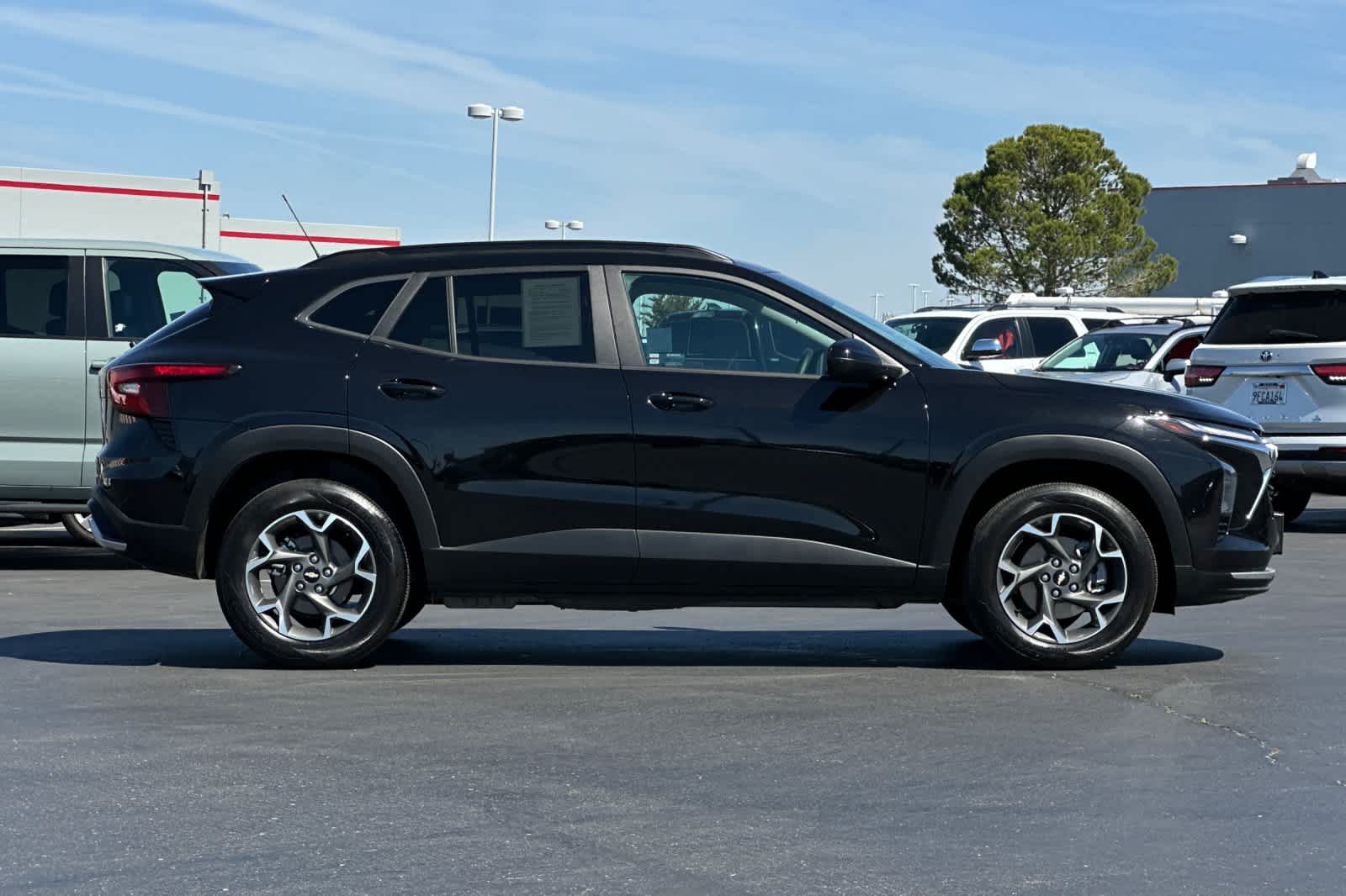 Thumbnail: 2024 Chevrolet Trax - 6