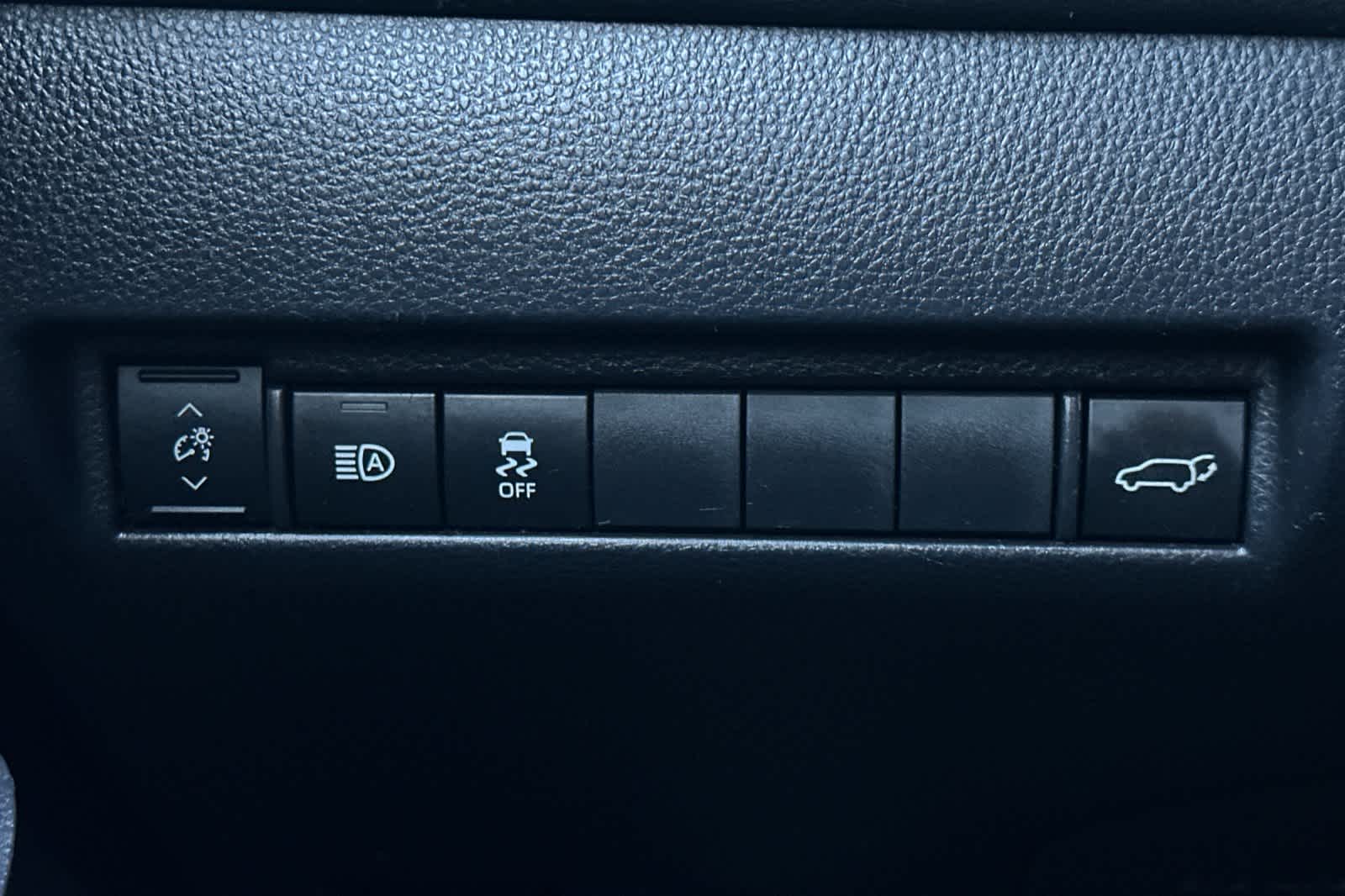 Thumbnail: 2022 Toyota Venza - 29