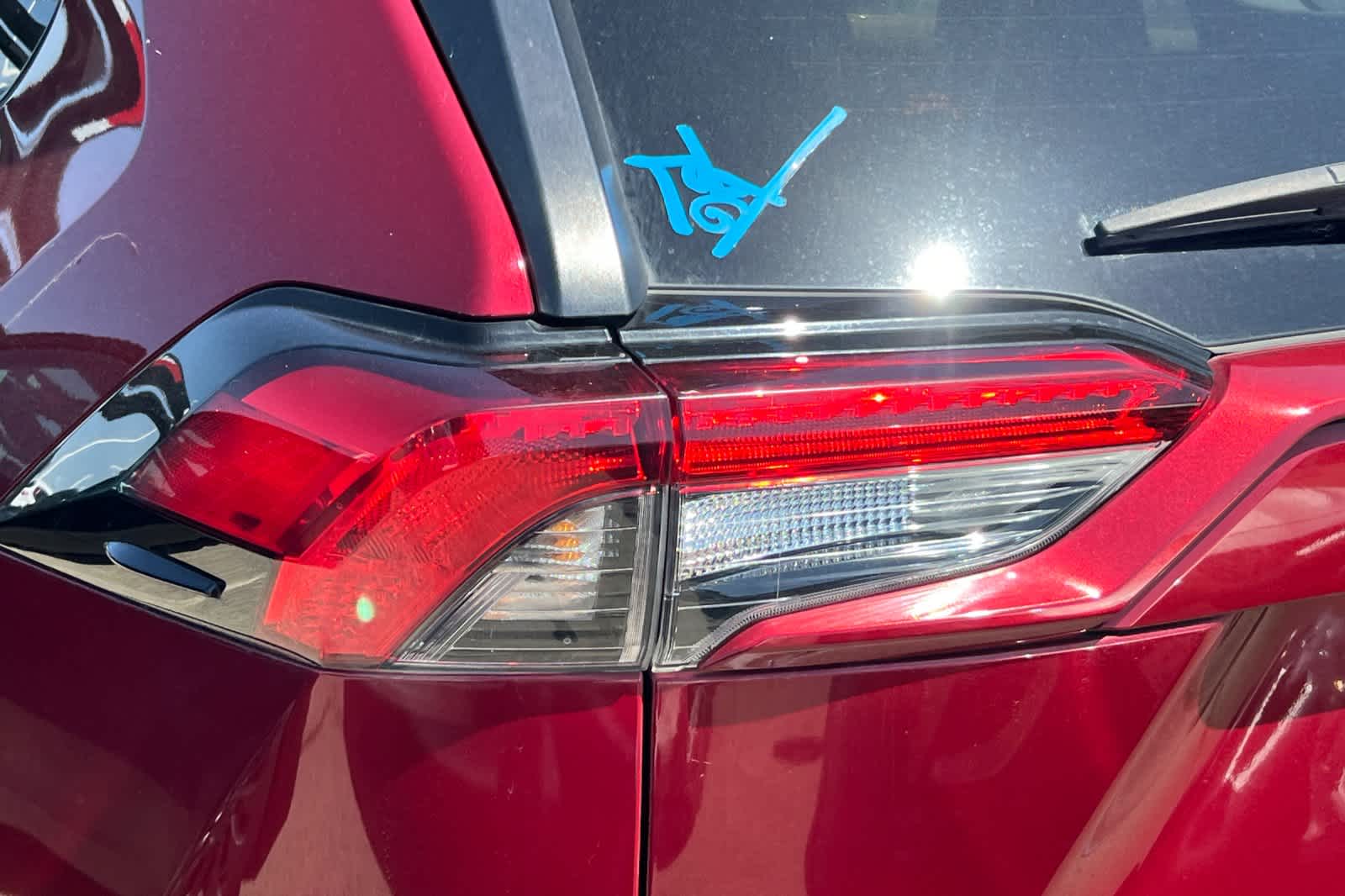 Thumbnail: 2021 Toyota RAV4 - 20