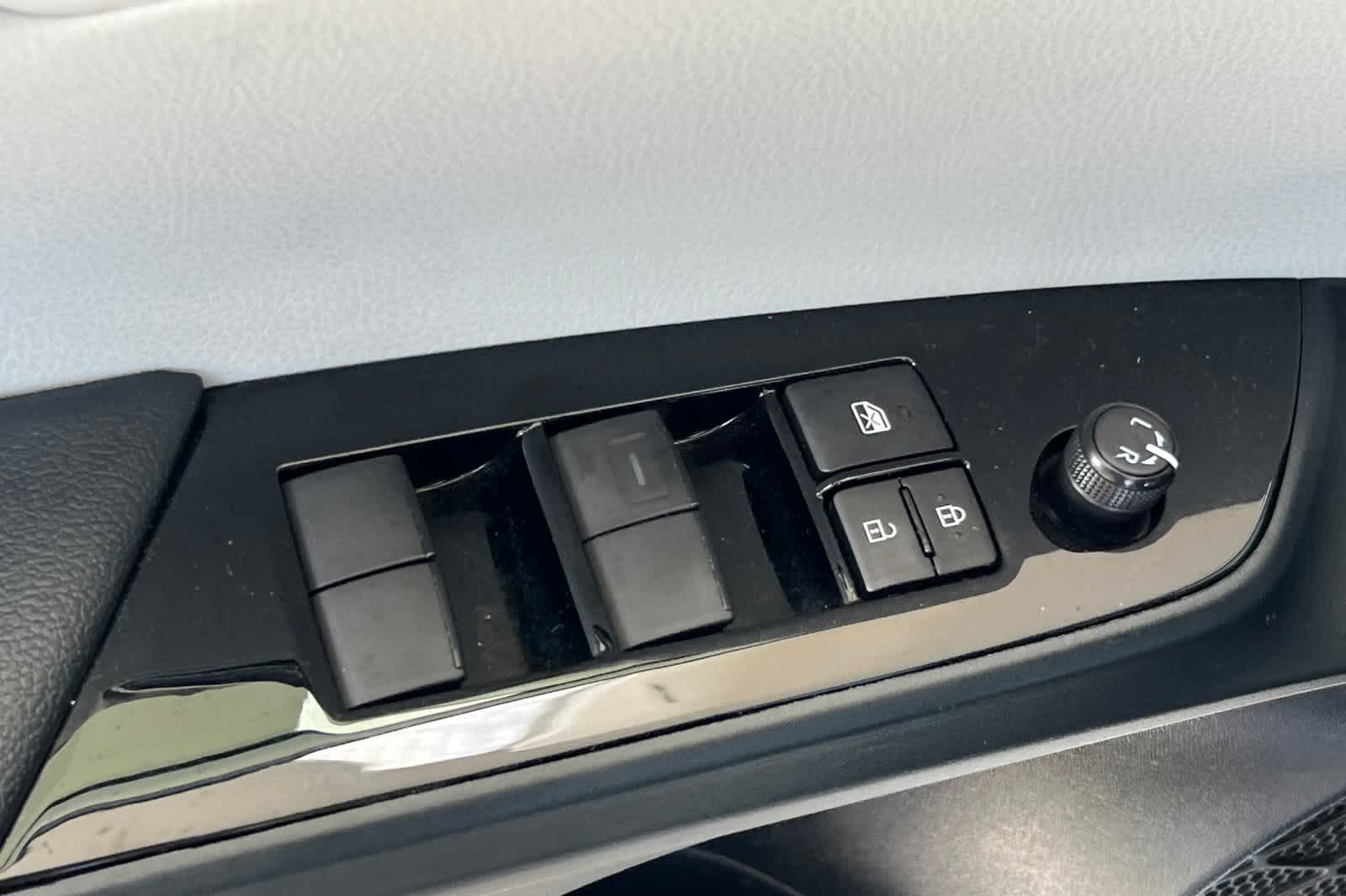 Thumbnail: 2021 Toyota Prius - 13