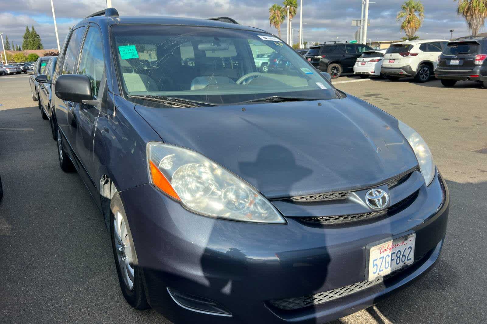 Thumbnail: 2007 Toyota Sienna - 3