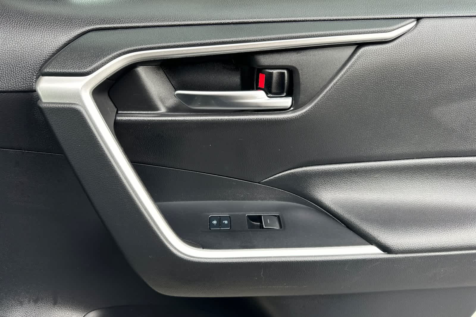 Thumbnail: 2022 Toyota RAV4 - 19