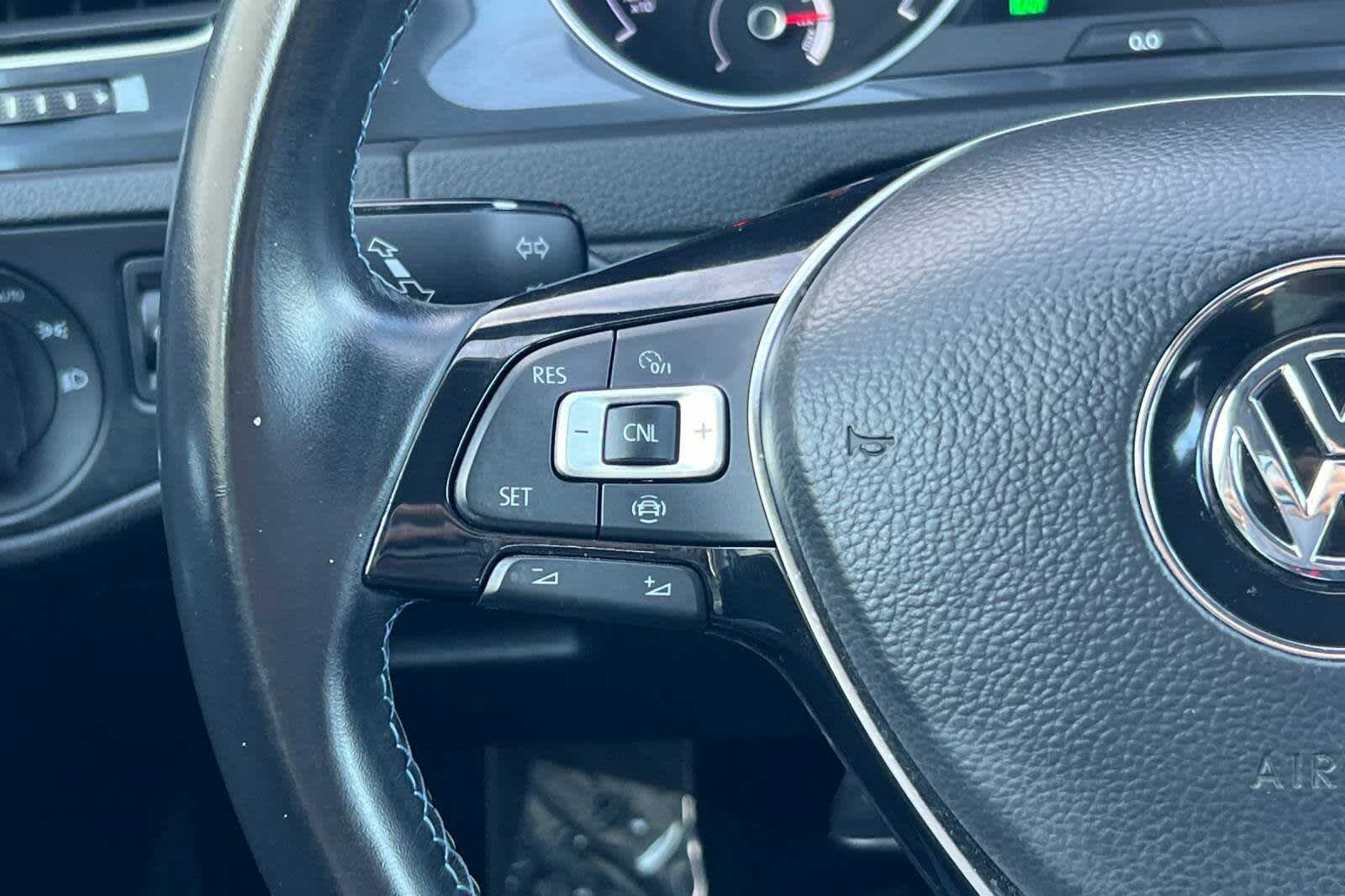 Thumbnail: 2019 Volkswagen e-Golf - 26