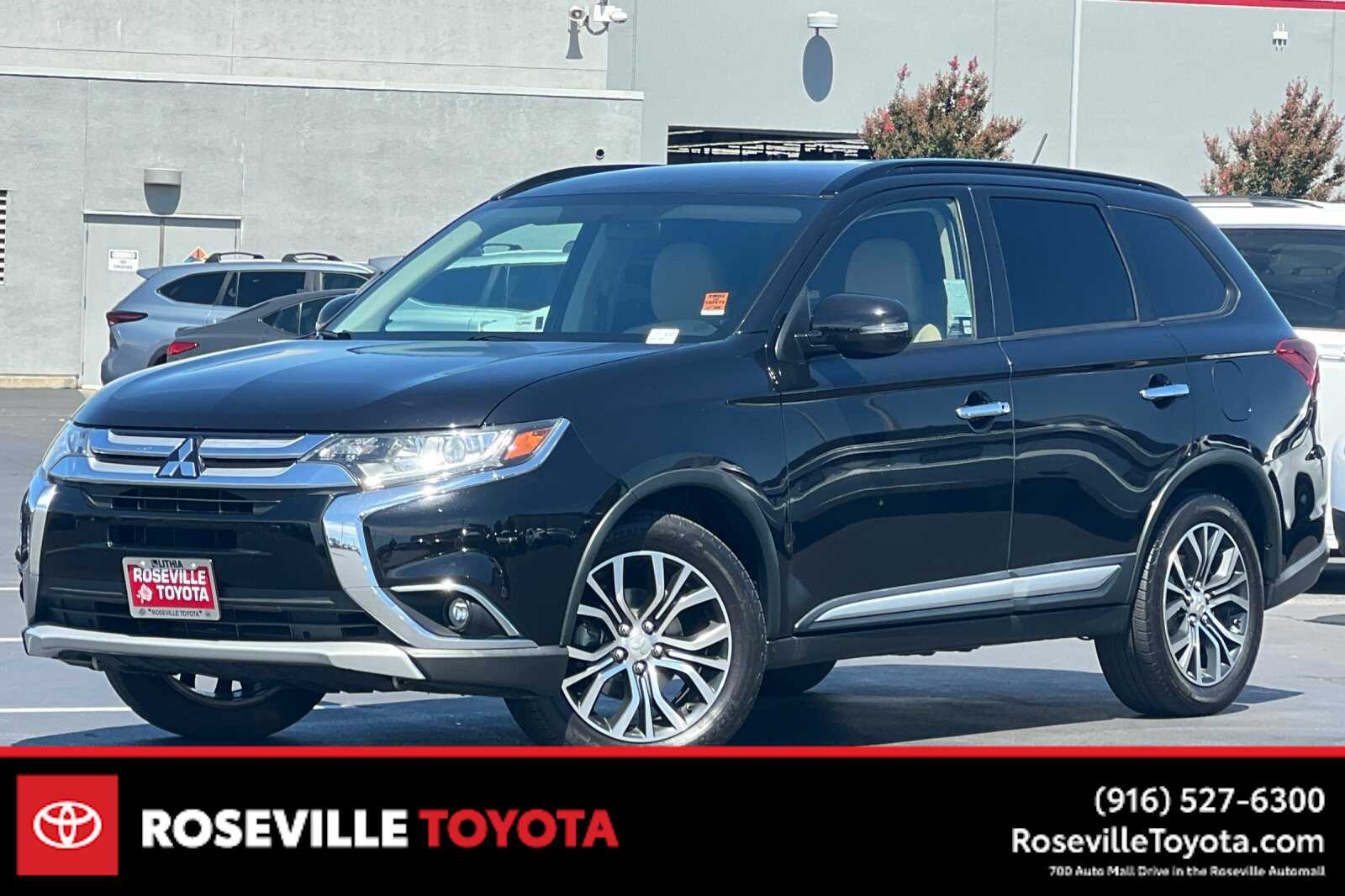 Thumbnail: 2016 Mitsubishi Outlander - 1