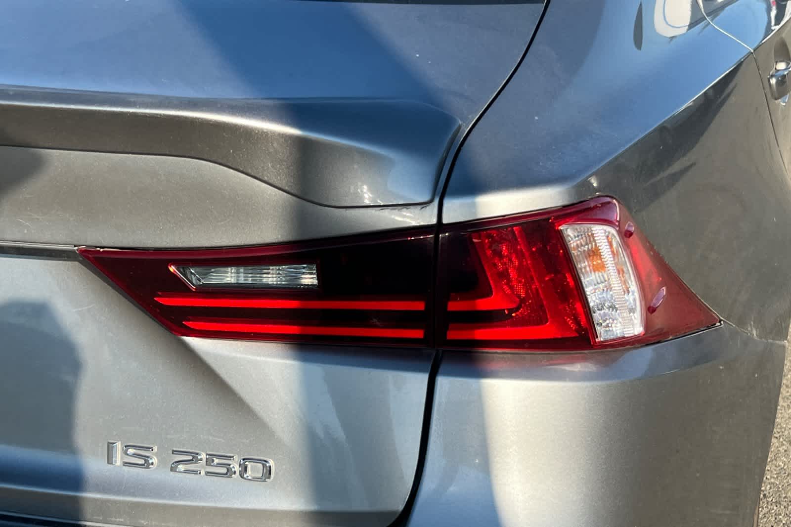 Thumbnail: 2015 Lexus IS - 17