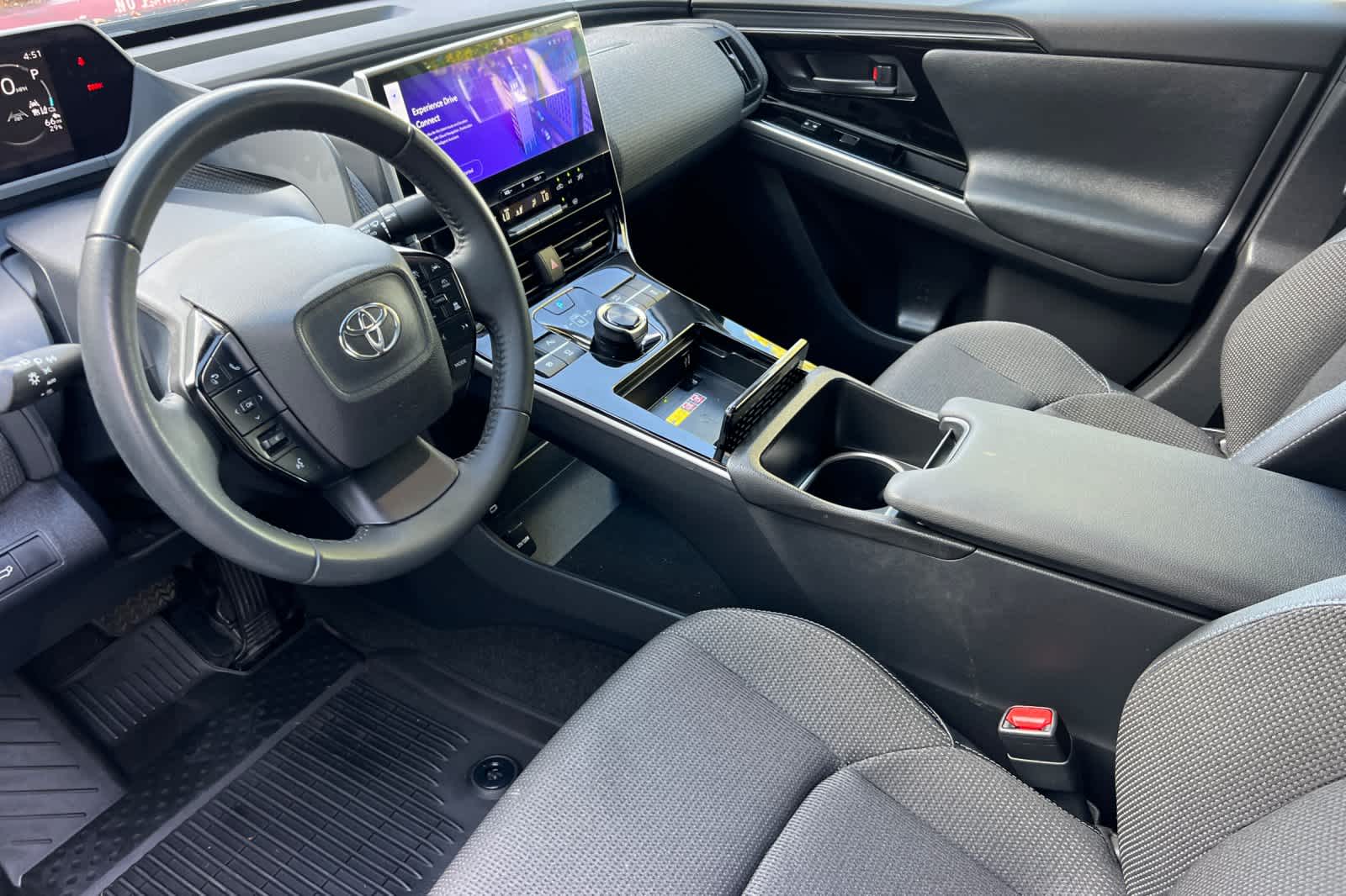専用ページ163 Certified Used 2024 Toyota bZ4X SUV XLE Wind Chill Pearl For Sale