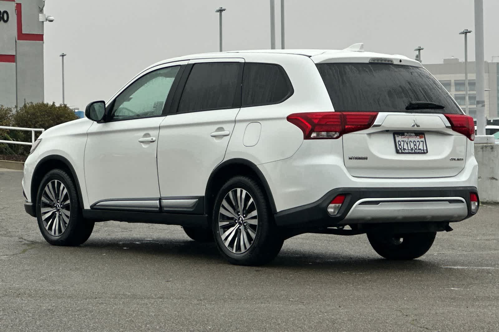 Thumbnail: 2019 Mitsubishi Outlander - 7